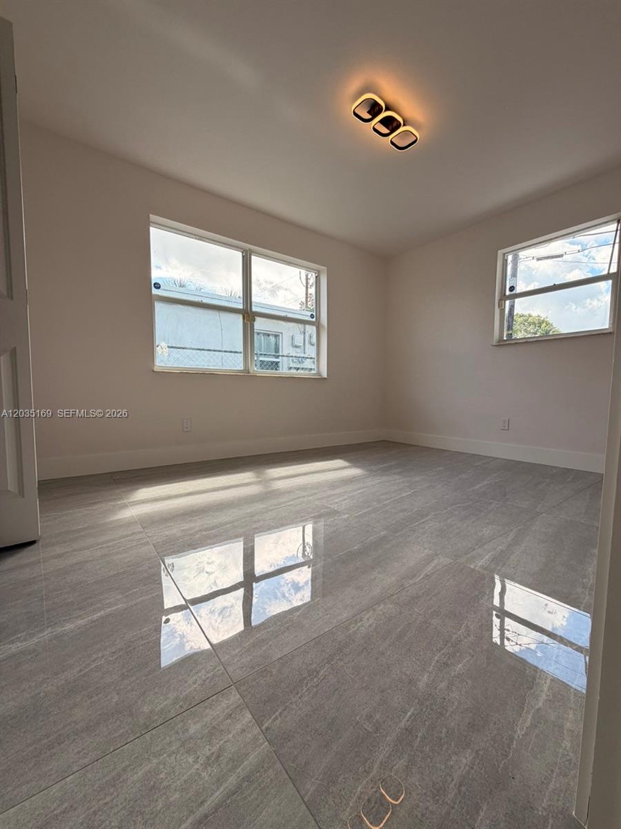 809 Nw 12th Avenue Property Photo 11