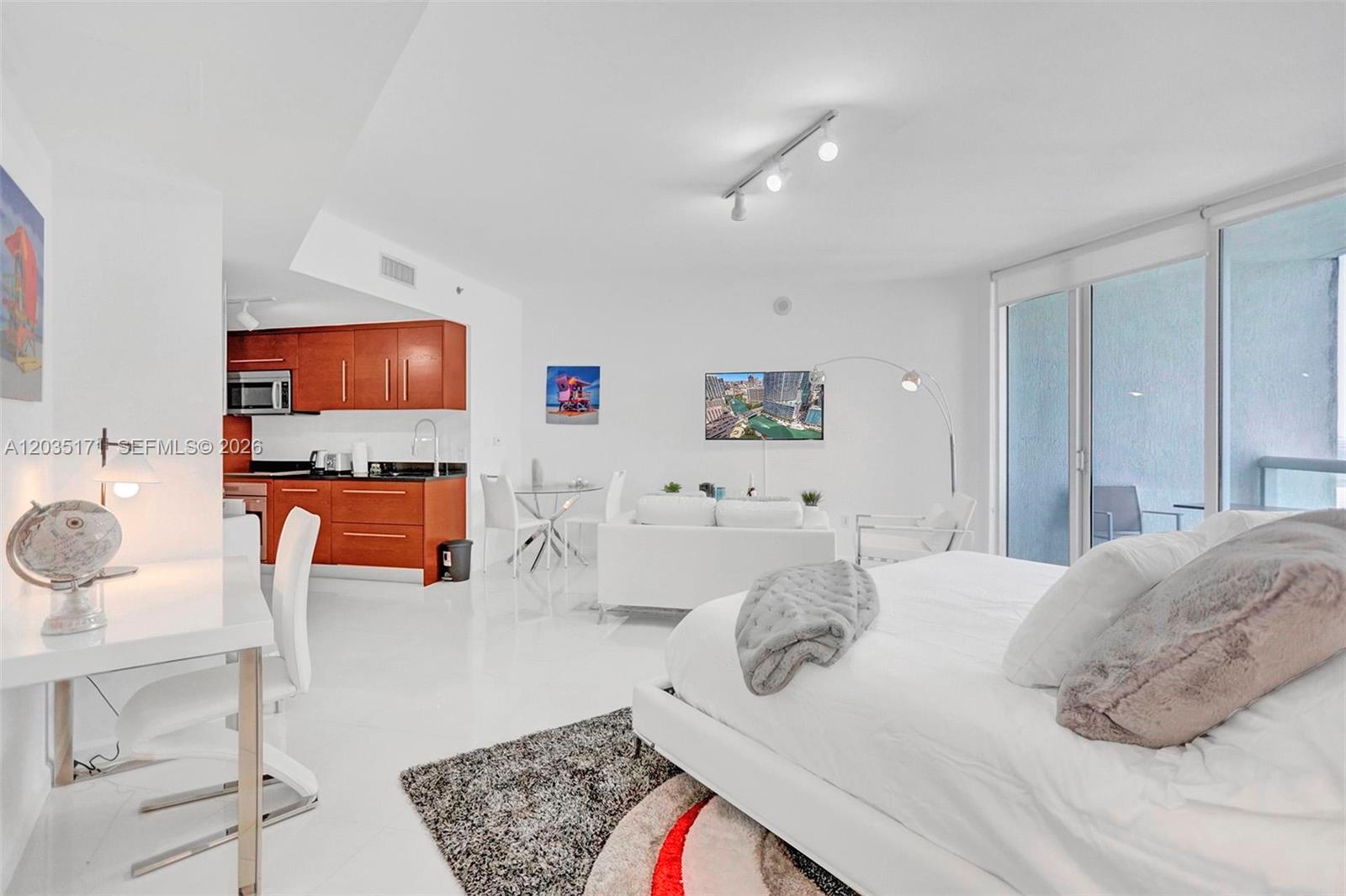 475 Brickell Avenue 3408 Property Photo 4