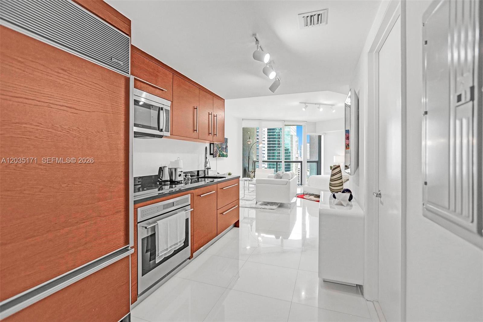 475 Brickell Avenue 3408 Property Photo 19