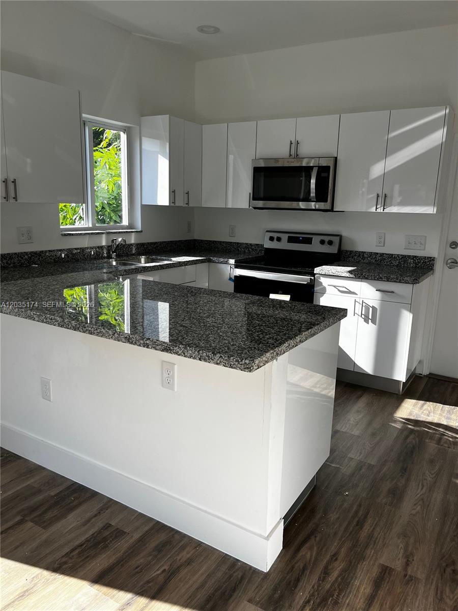 37 Nw 70th Street Property Photo 13
