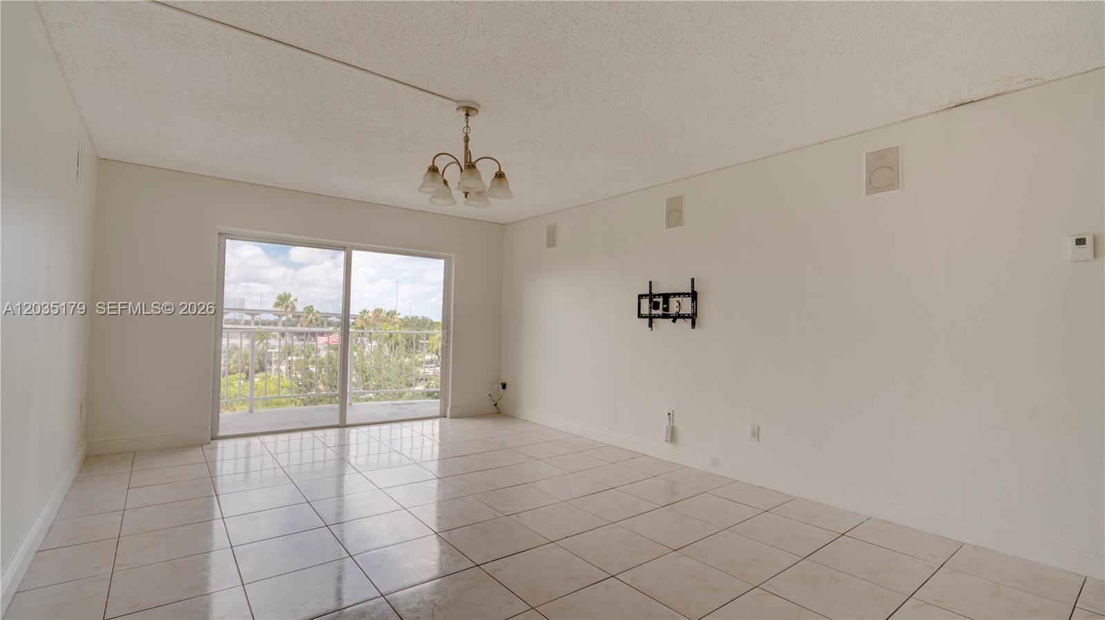 A12035179 Property Photo 7