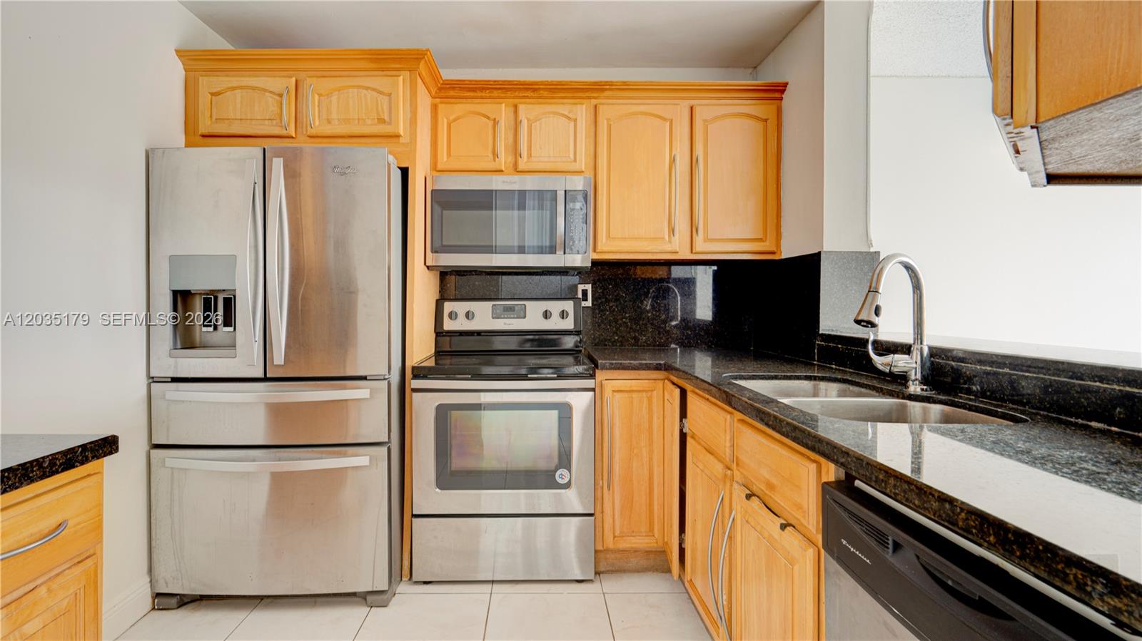 A12035179 Property Photo 16