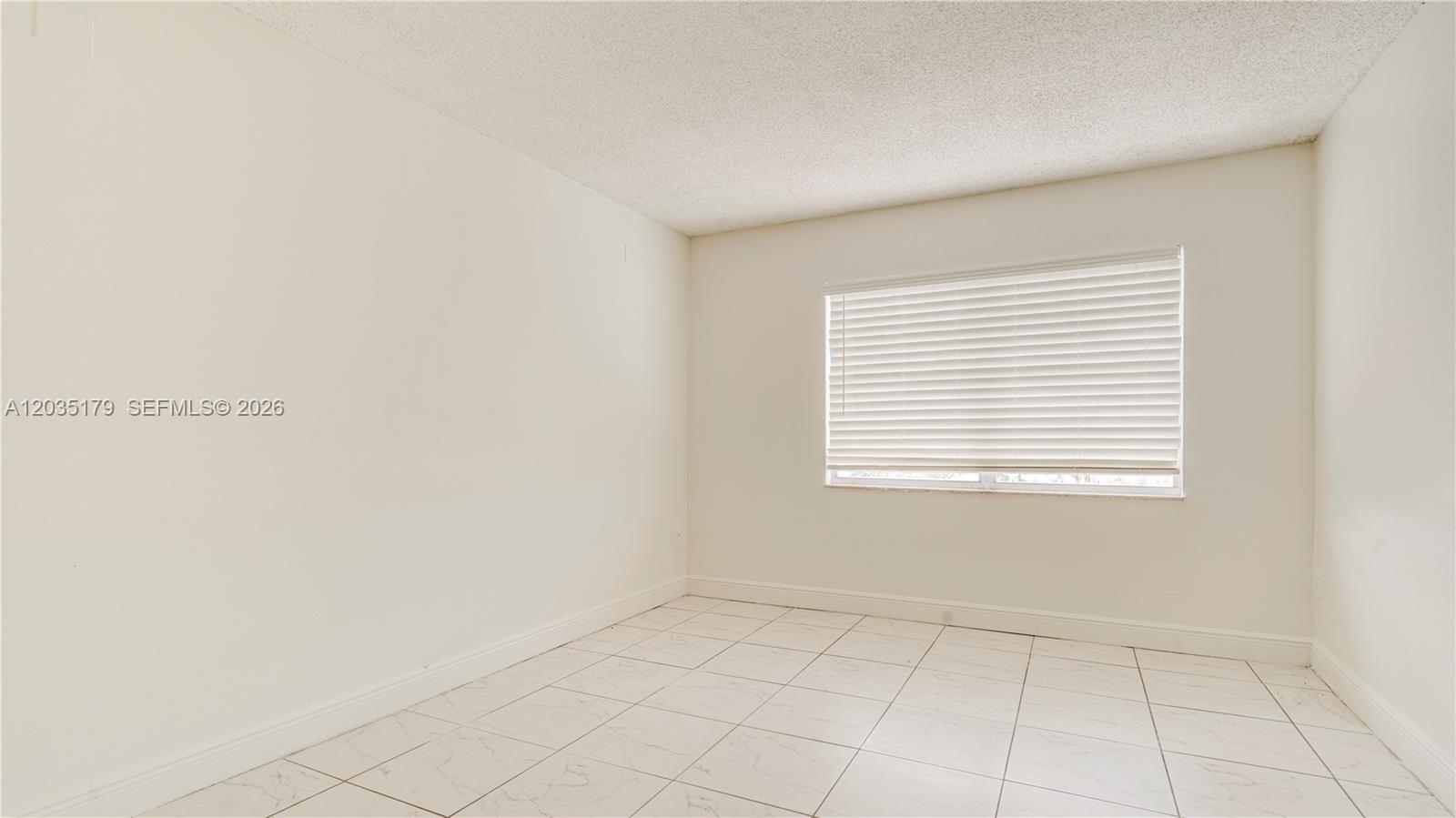 A12035179 Property Photo 22
