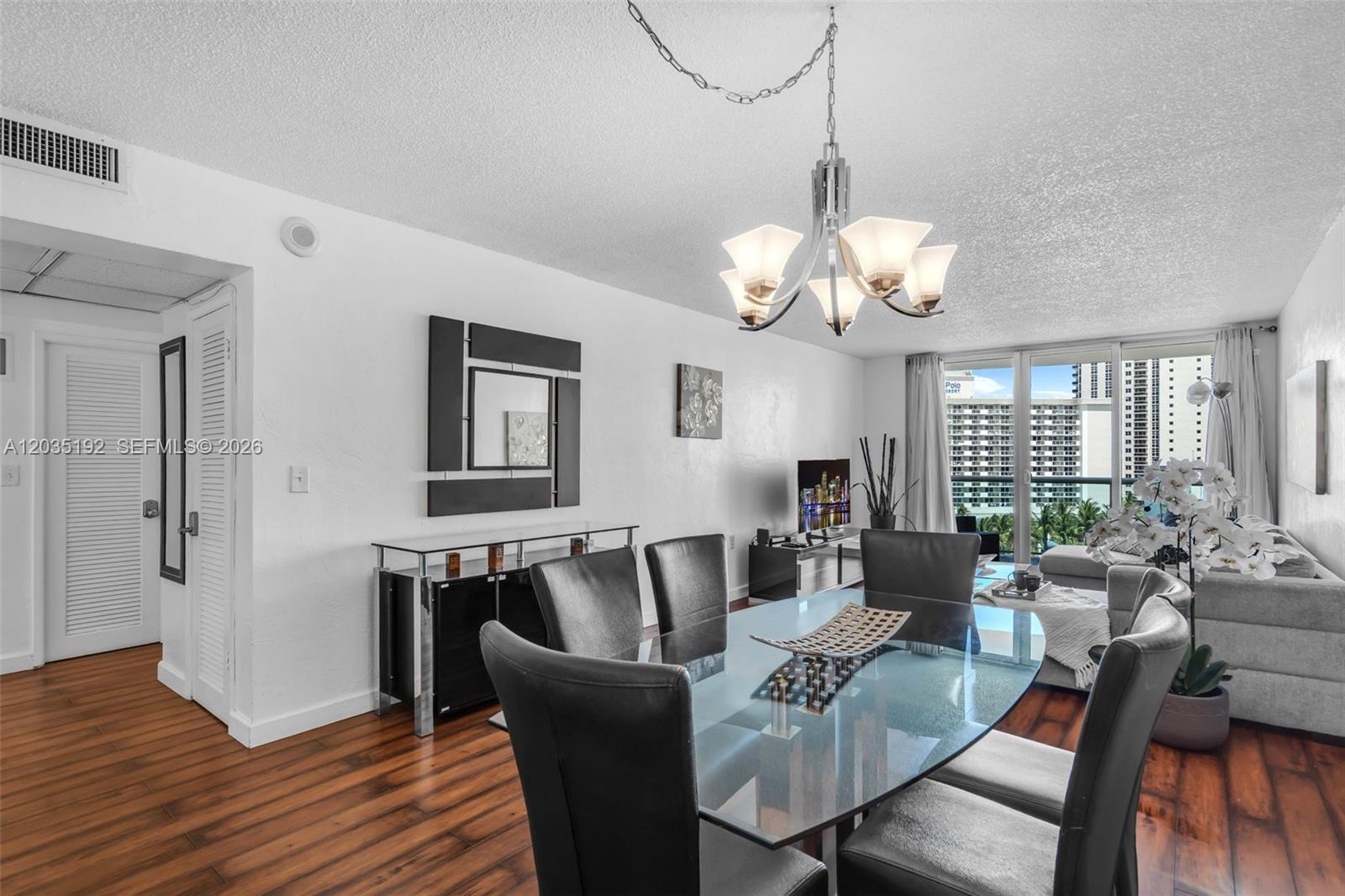 19370 Collins Avenue 823 Property Photo 9