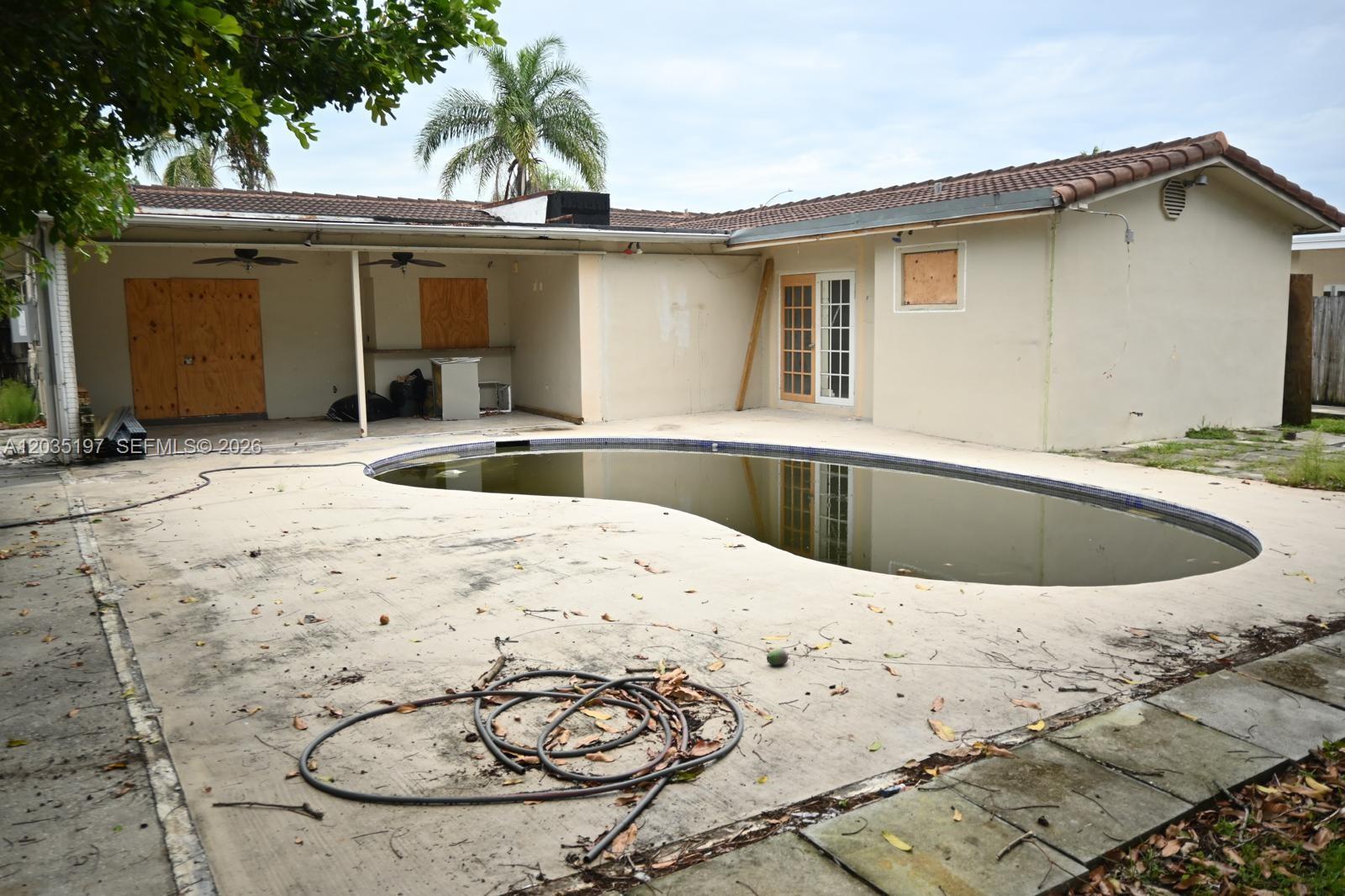 A12035197 Property Photo 3