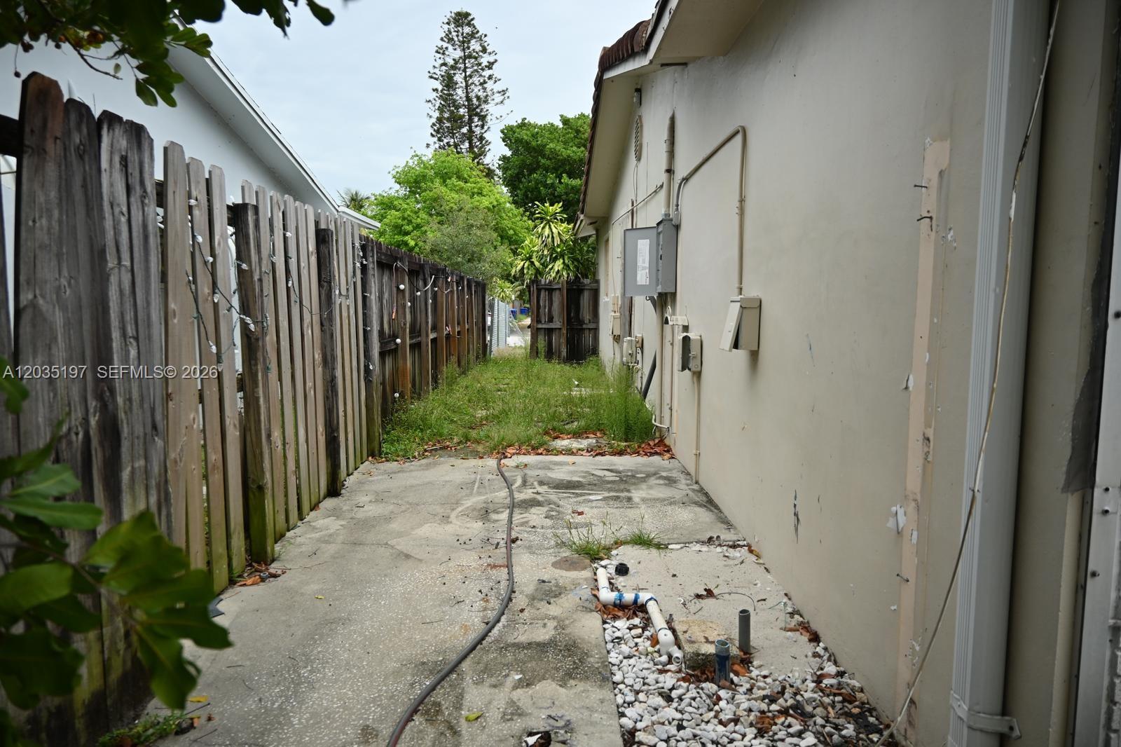 A12035197 Property Photo 6