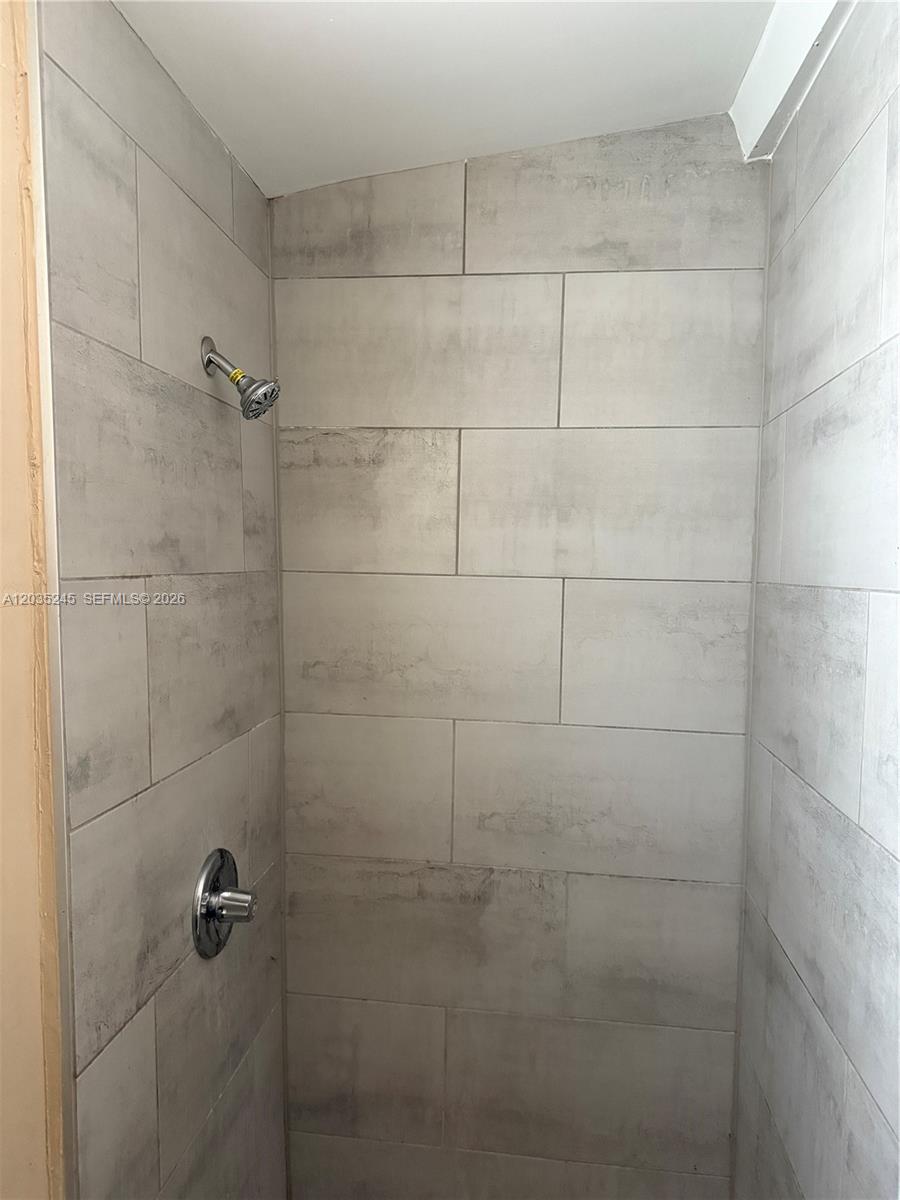 41 SW 7th Avenue 1 Property Photo 1