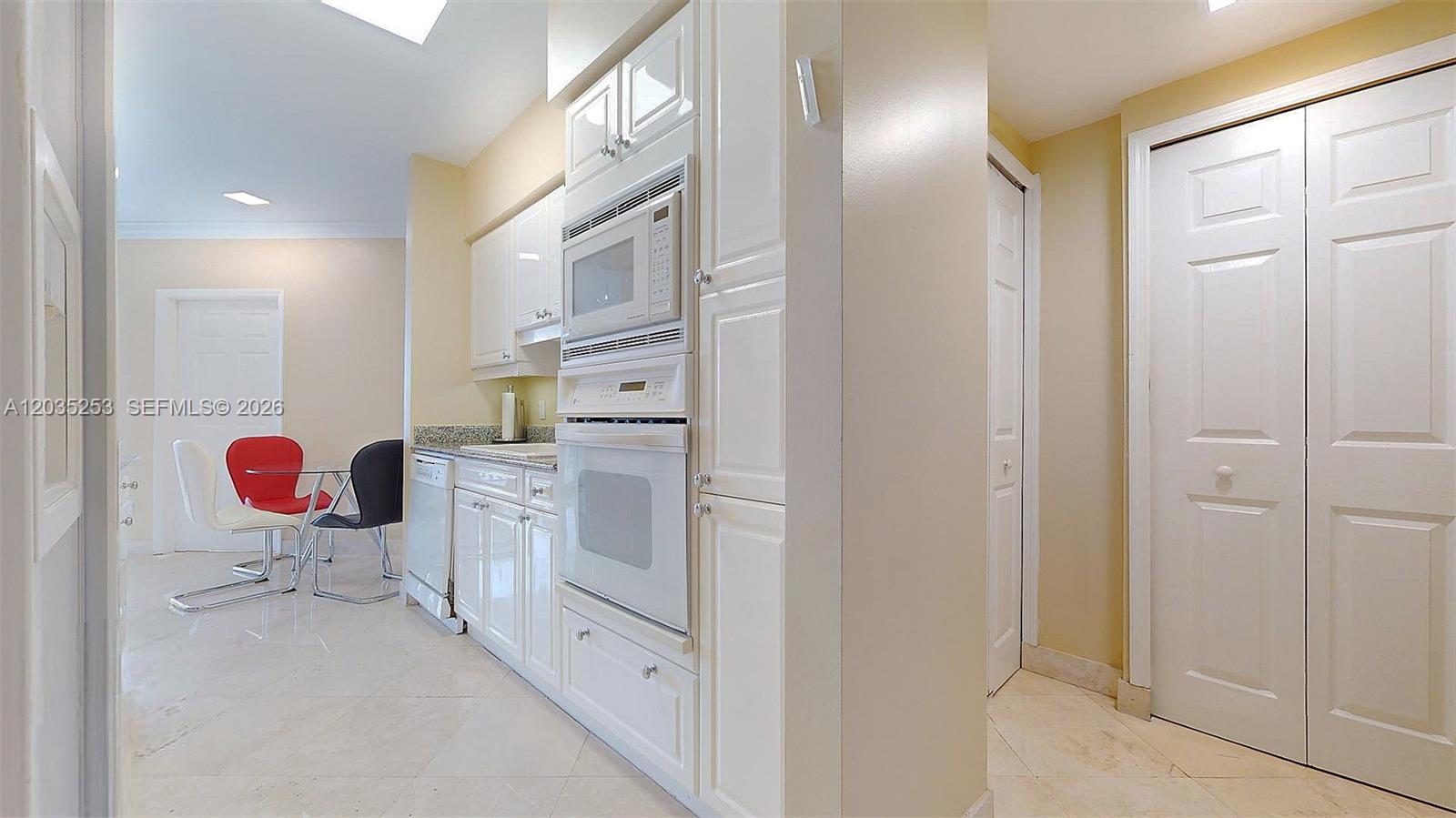4779 Collins Avenue 2708 Property Photo 20