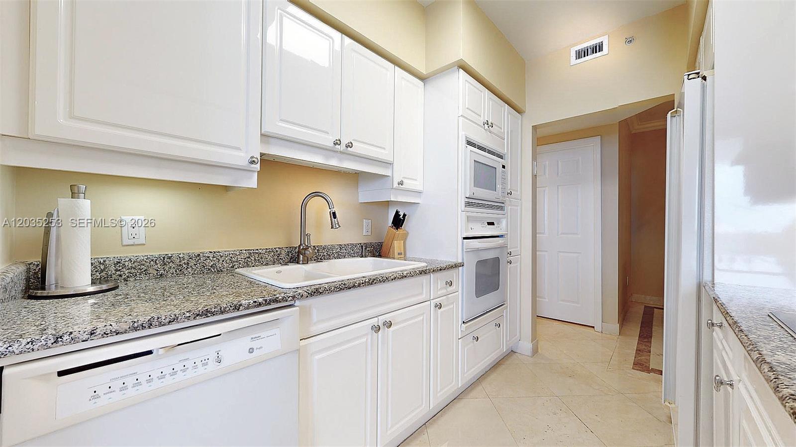 4779 Collins Avenue 2708 Property Photo 23