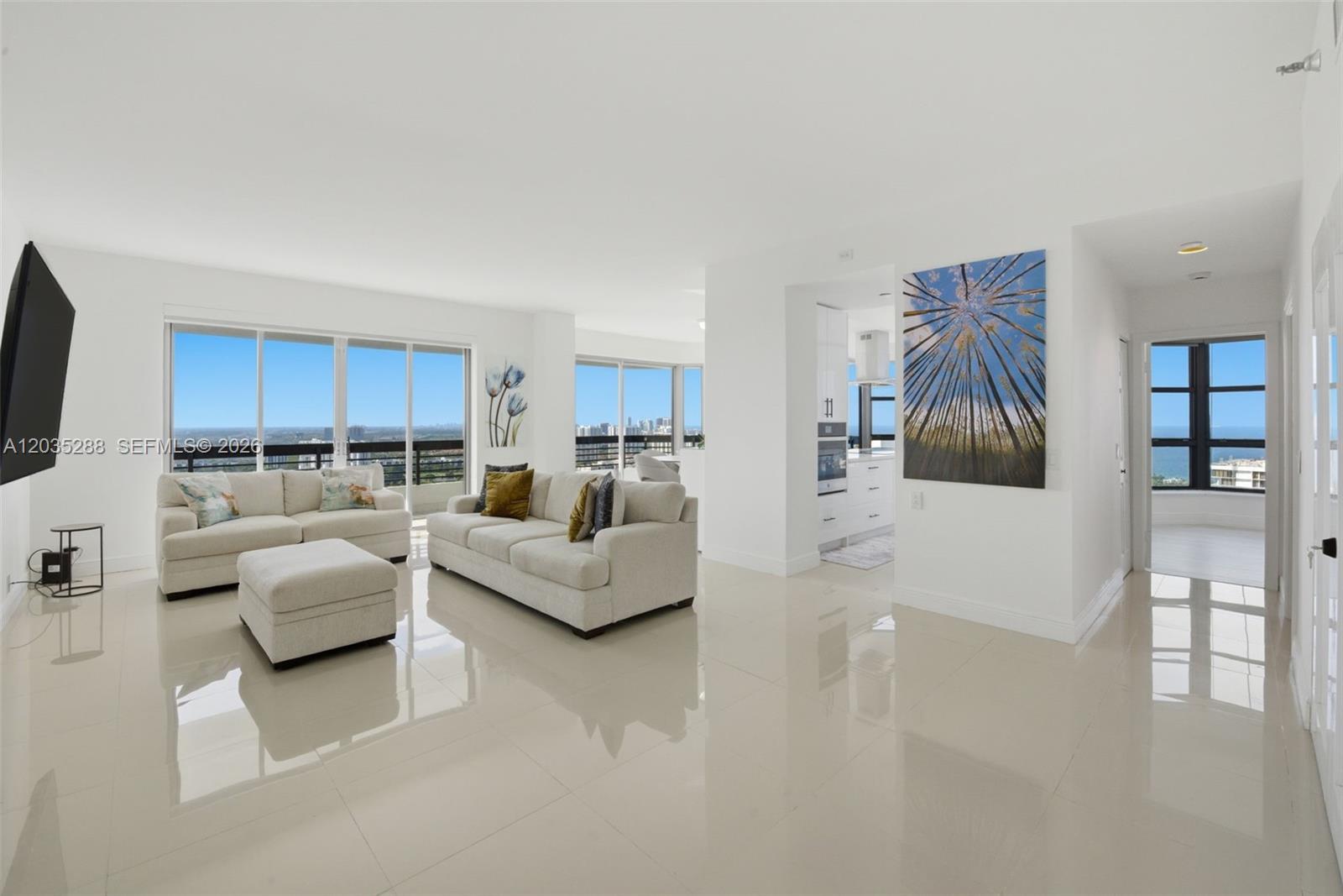 3500 Mystic Pointe Drive PH5 Property Photo 1