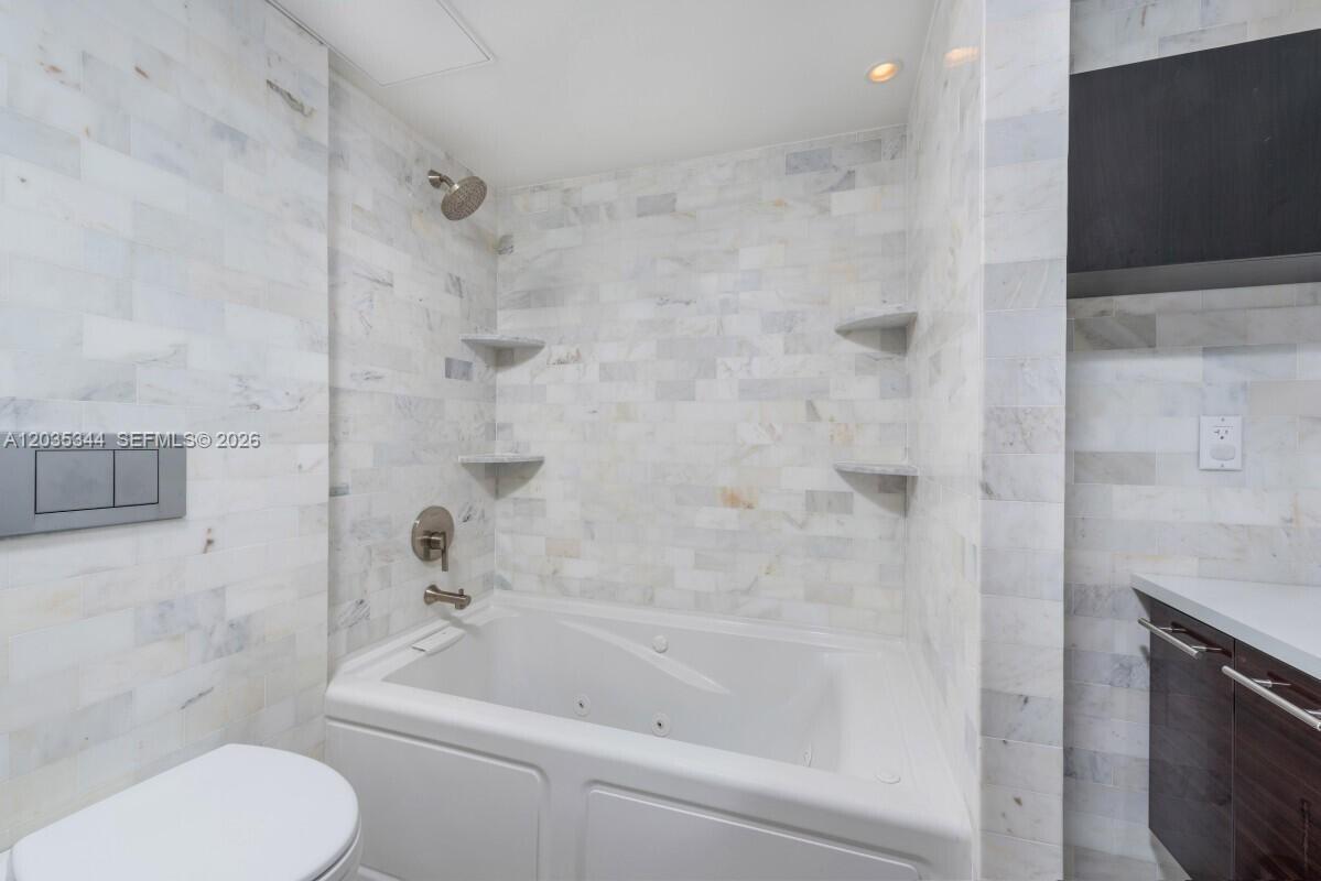 400 S Pointe Drive 307 Property Photo 17