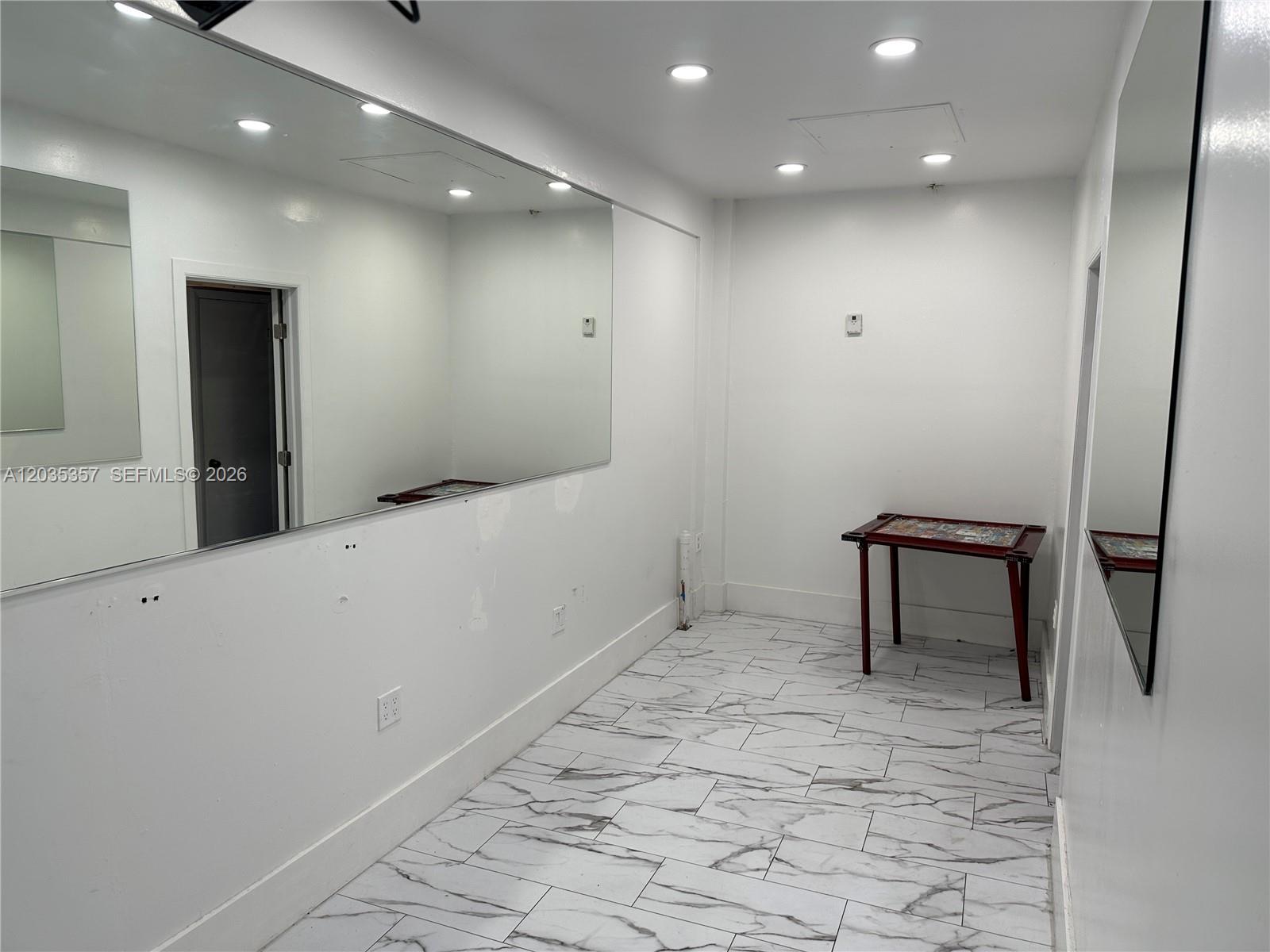 142 Hialeah Drive Property Photo 6