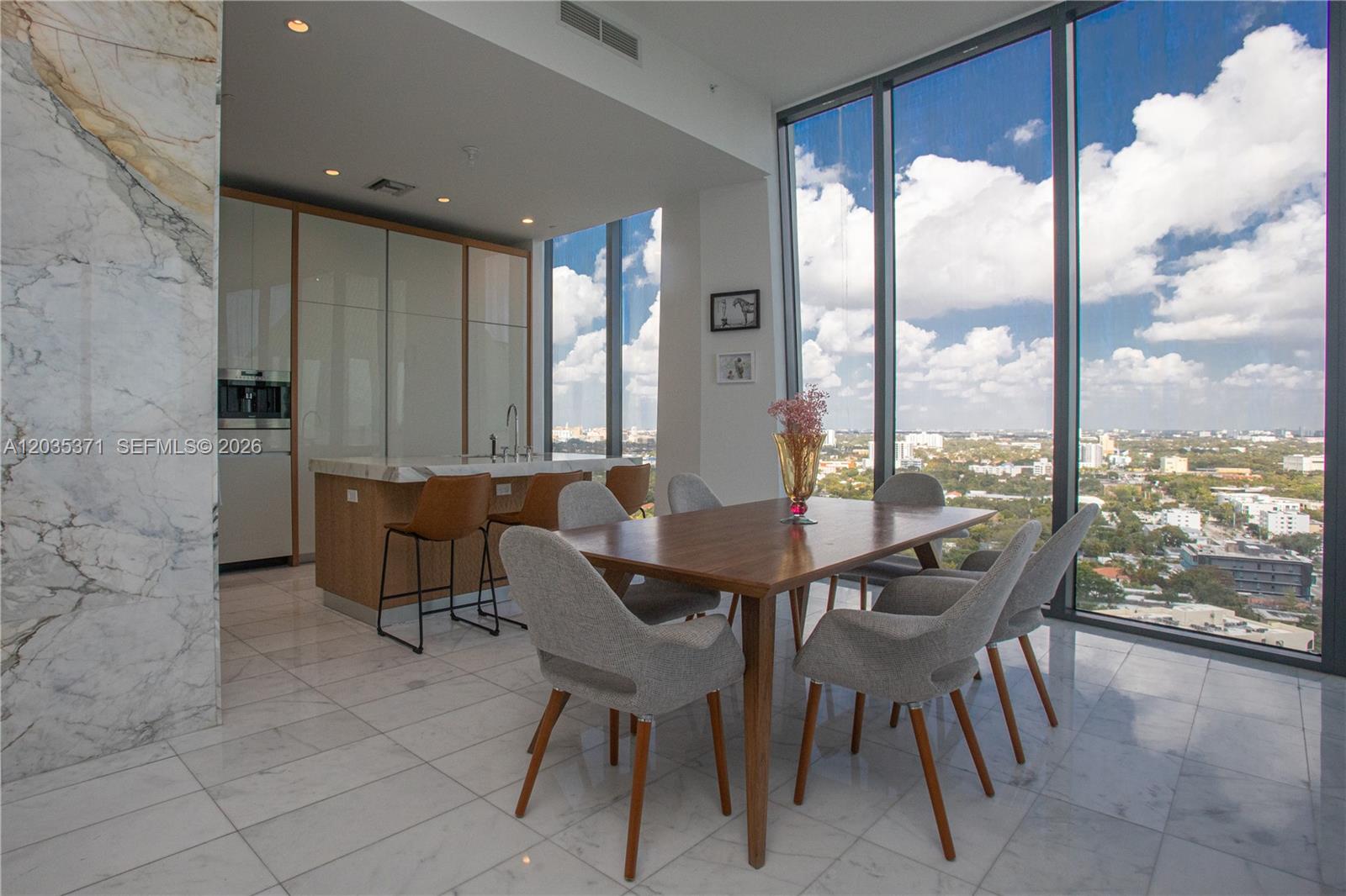 2821 S Bayshore Drive 20d Property Photo 3