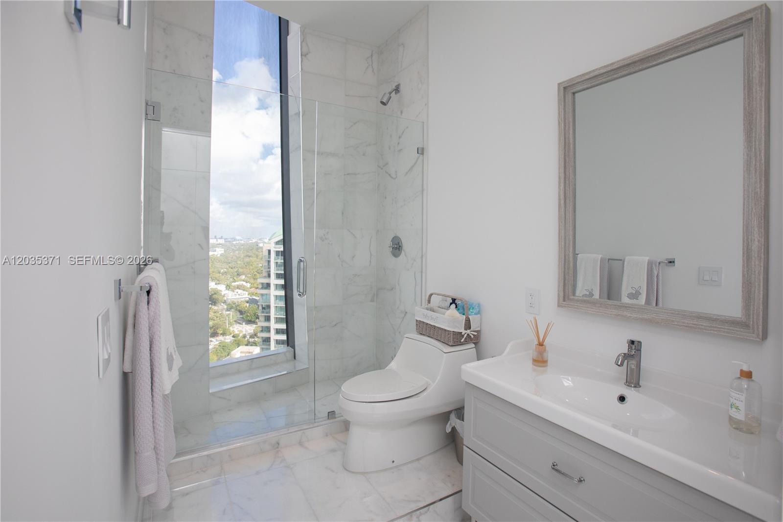 2821 S Bayshore Drive 20d Property Photo 11