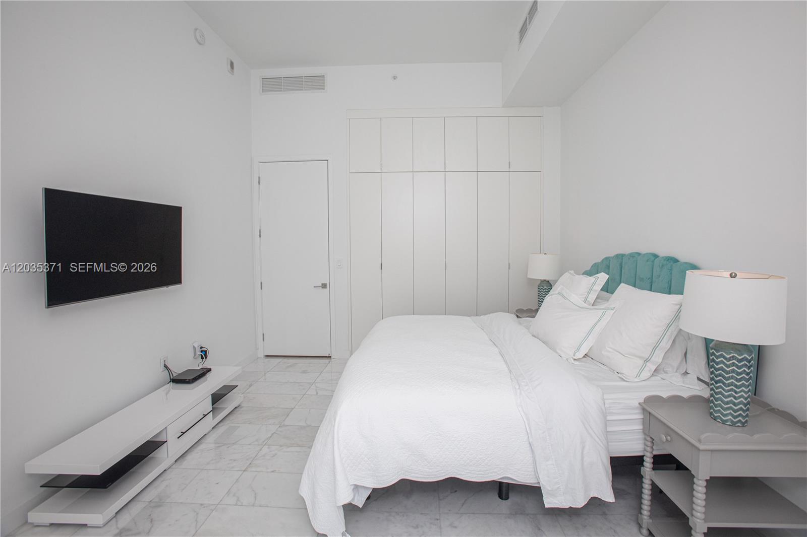 2821 S Bayshore Drive 20d Property Photo 18