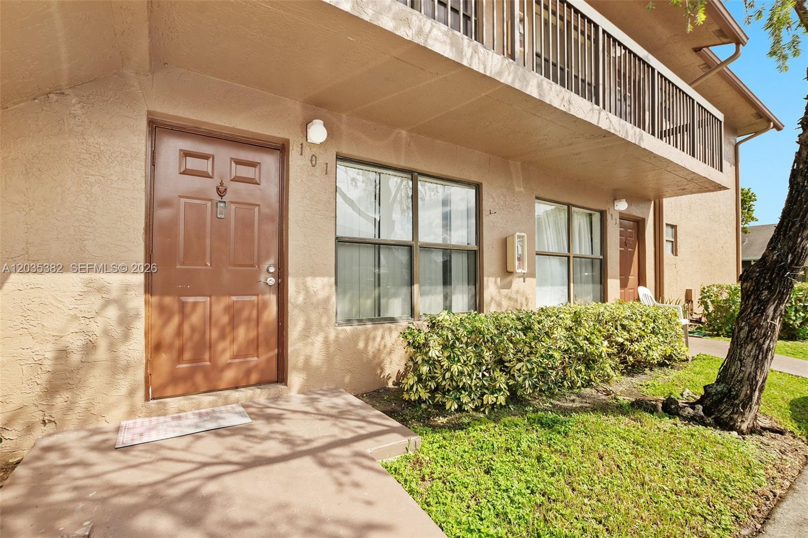 10053 Winding Lake Road 101 Property Photo 3