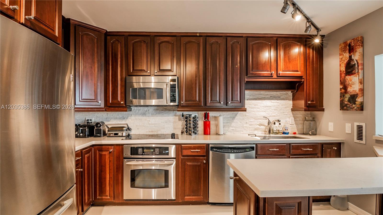5750 Collins Avenue 7a Property Photo 14