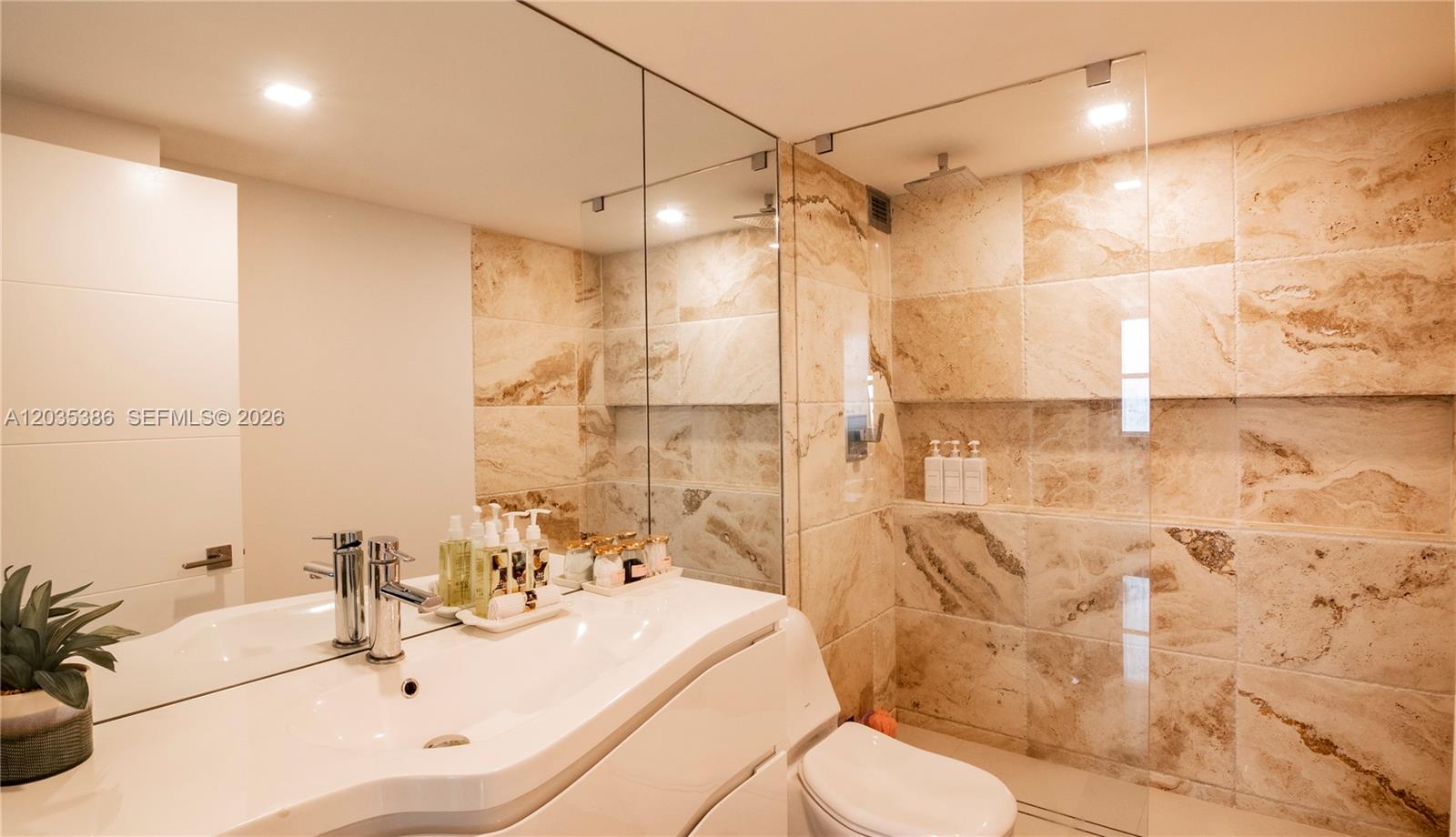 5750 Collins Avenue 7a Property Photo 19