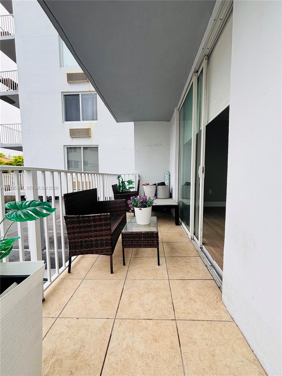 1255 Collins Avenue 208 Property Photo 18