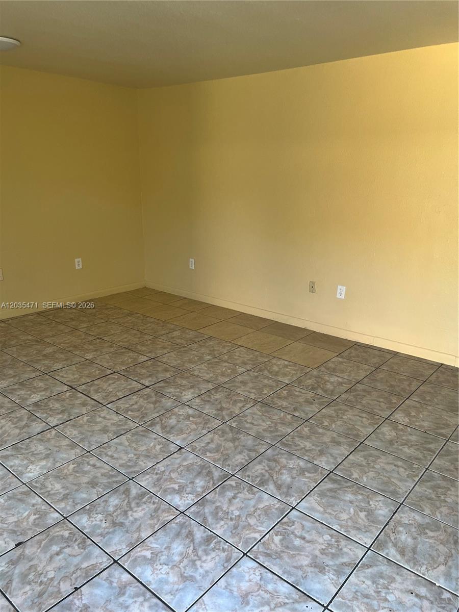2111 Nw 100th Street B Property Photo 5