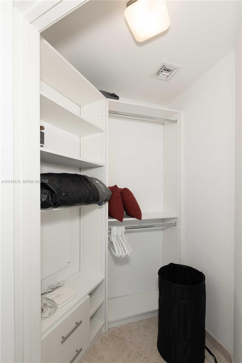 68 Se 6th Street 1611 Property Photo 24