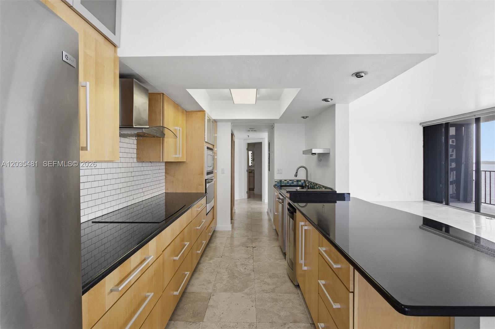 520 Se Brickell Key Drive A1615 Property Photo 4