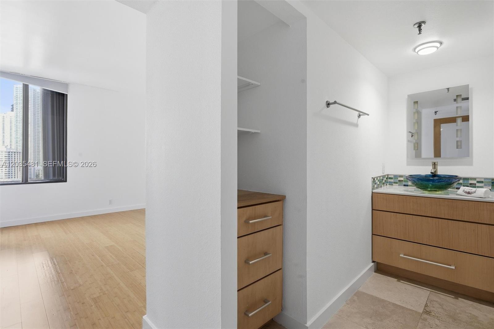 520 Se Brickell Key Drive A1615 Property Photo 6