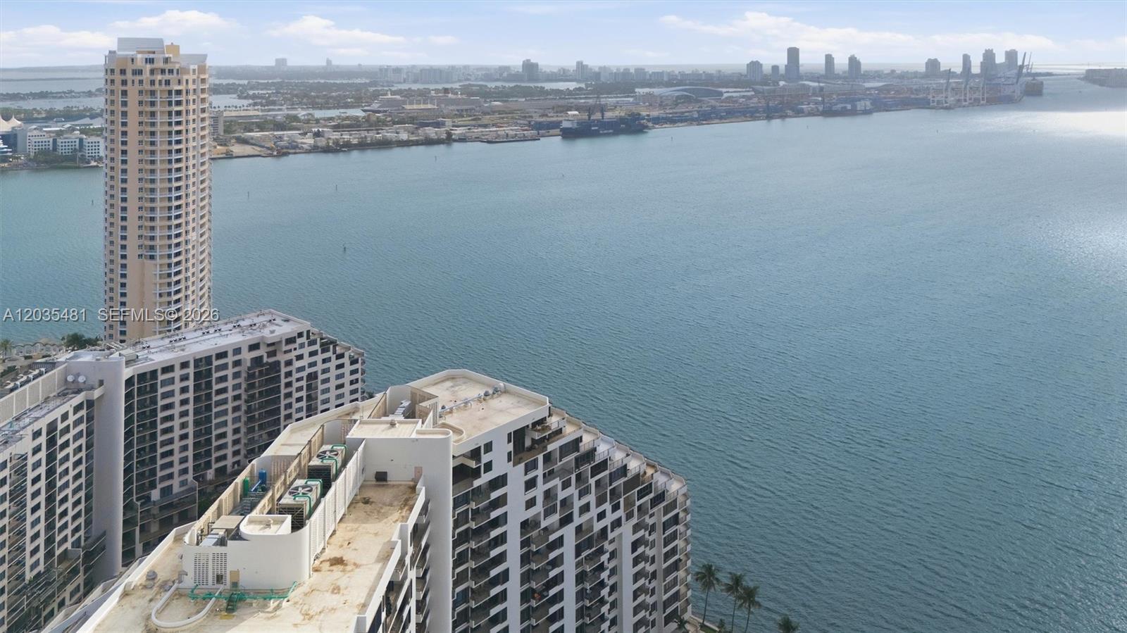 520 Se Brickell Key Drive A1615 Property Photo 9