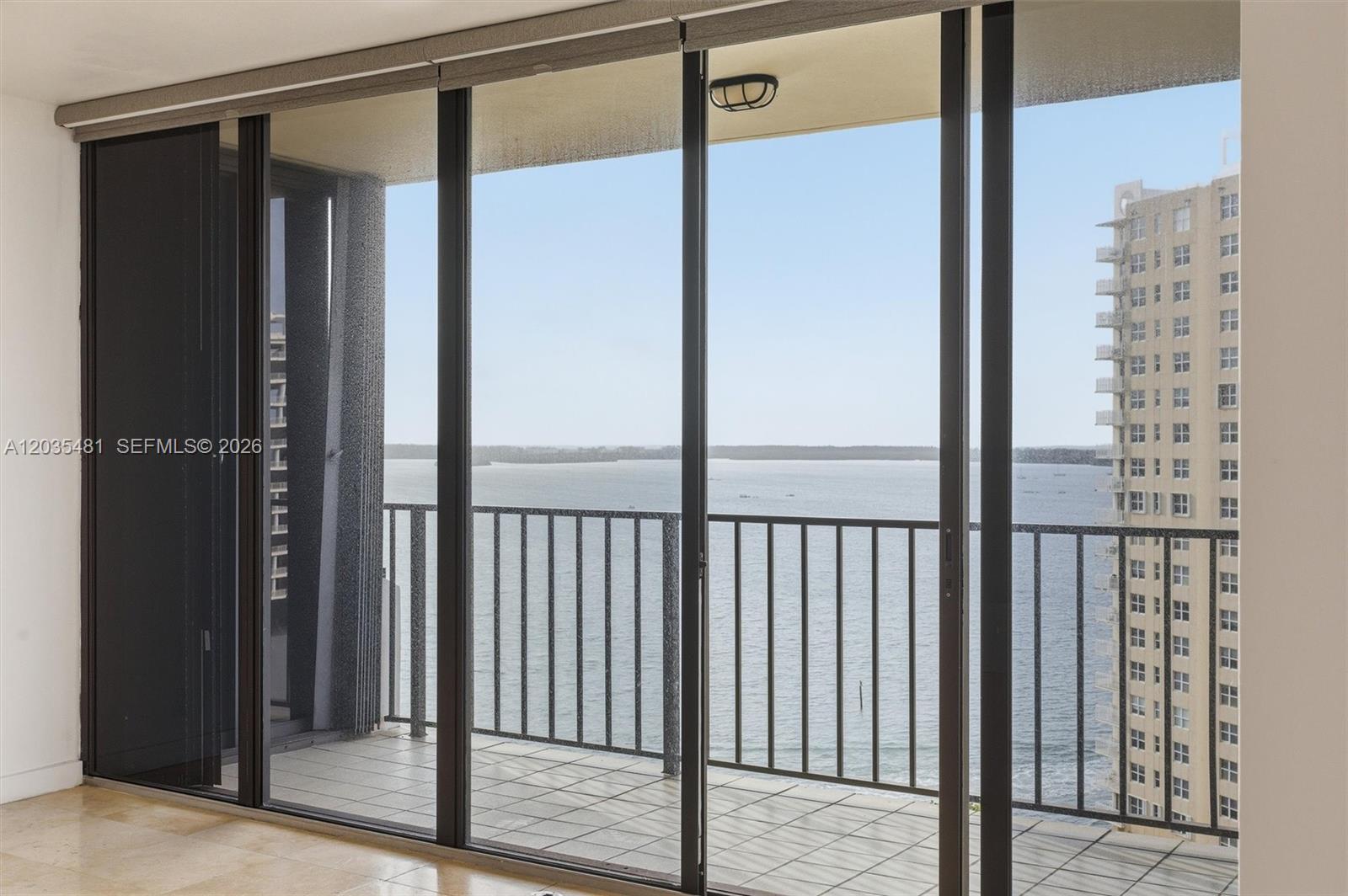 520 Se Brickell Key Drive A1615 Property Photo 11