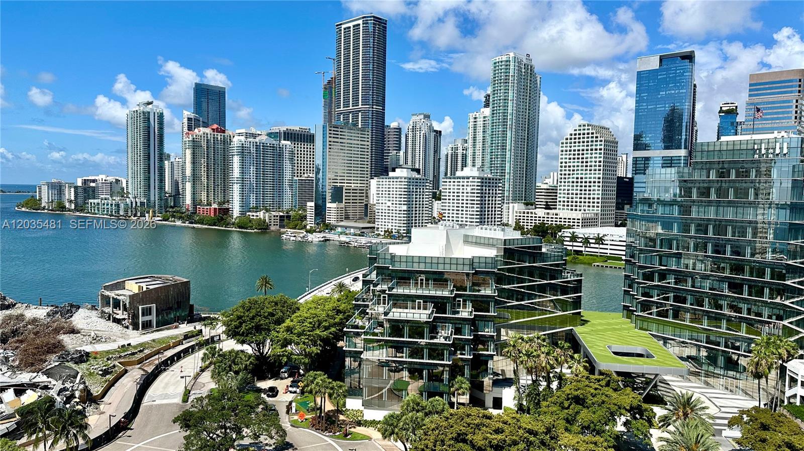520 Se Brickell Key Drive A1615 Property Photo 12