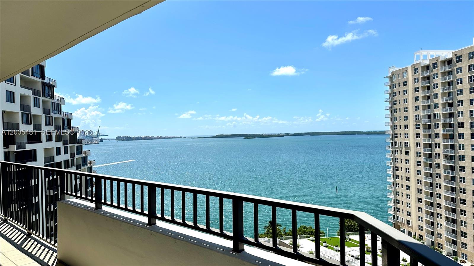 520 Se Brickell Key Drive A1615 Property Photo 20
