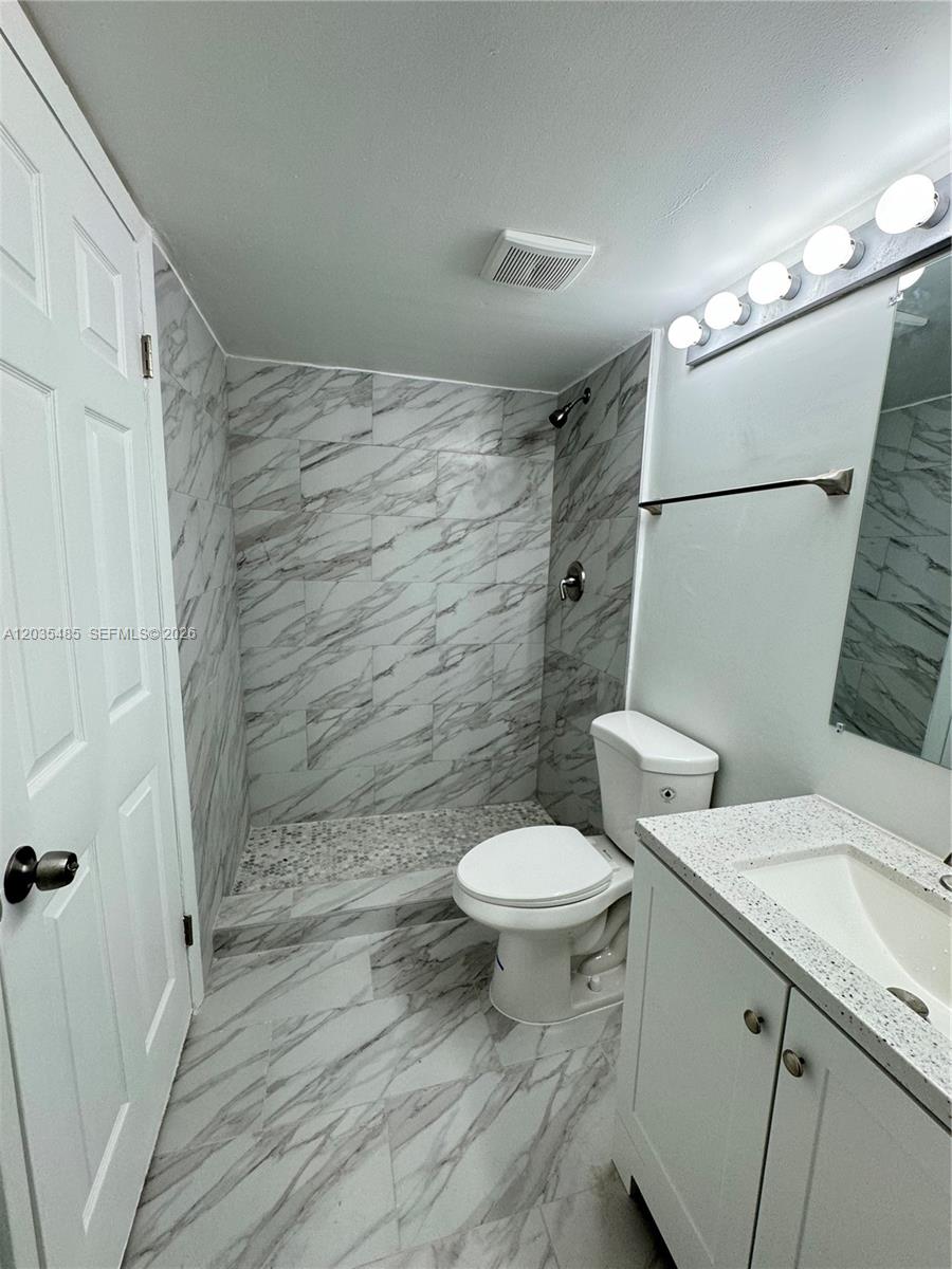 A12035485 Property Photo 14