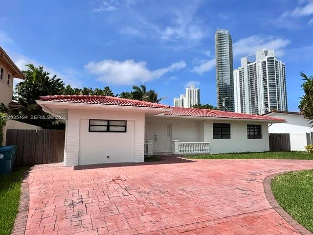 215 187th Street Property Photo 2