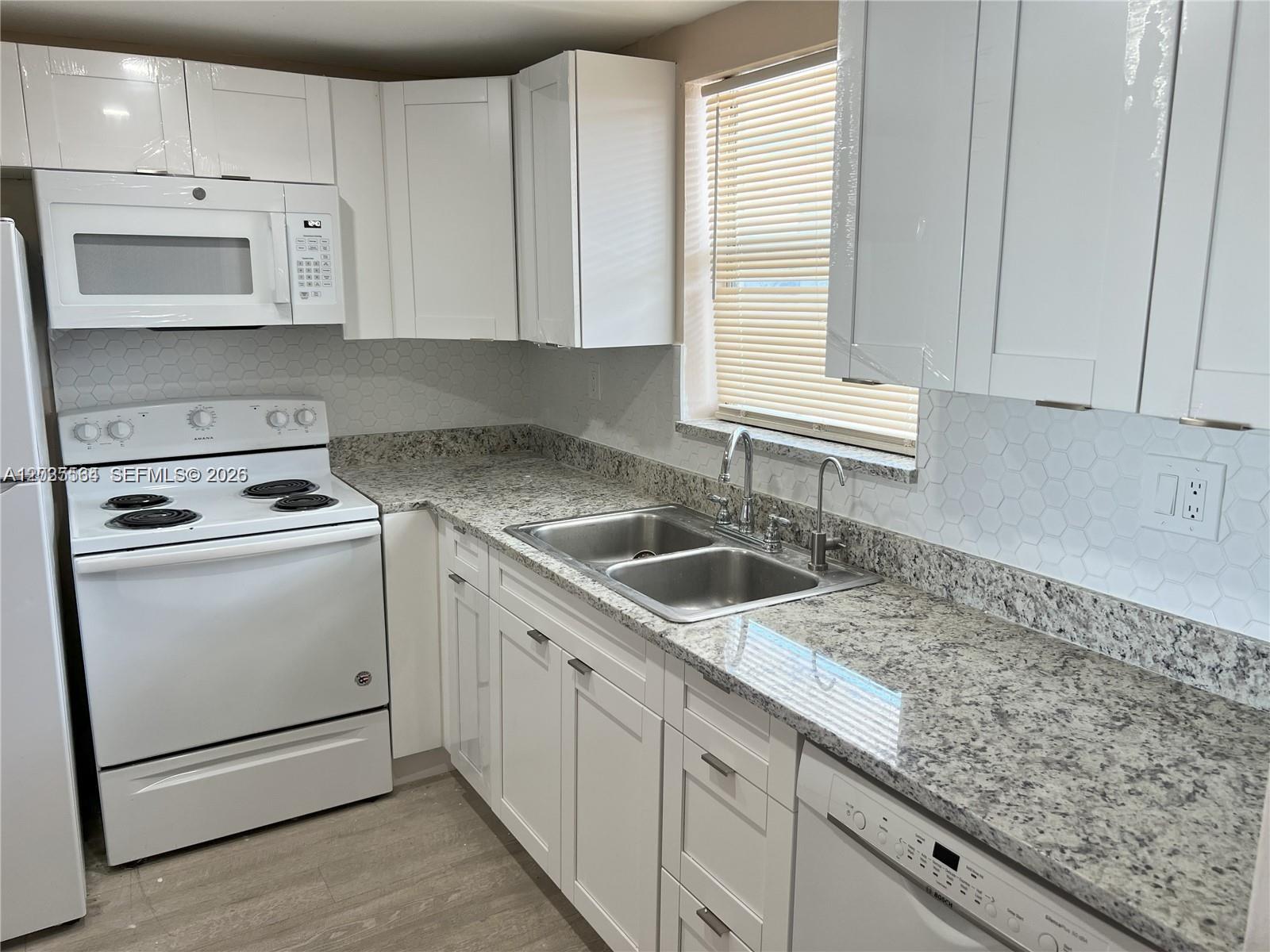 9351 Fontainebleau Boulevard B403 Property Photo 8