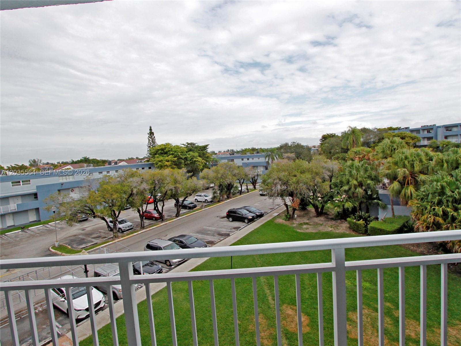 9351 Fontainebleau Boulevard B403 Property Photo 12