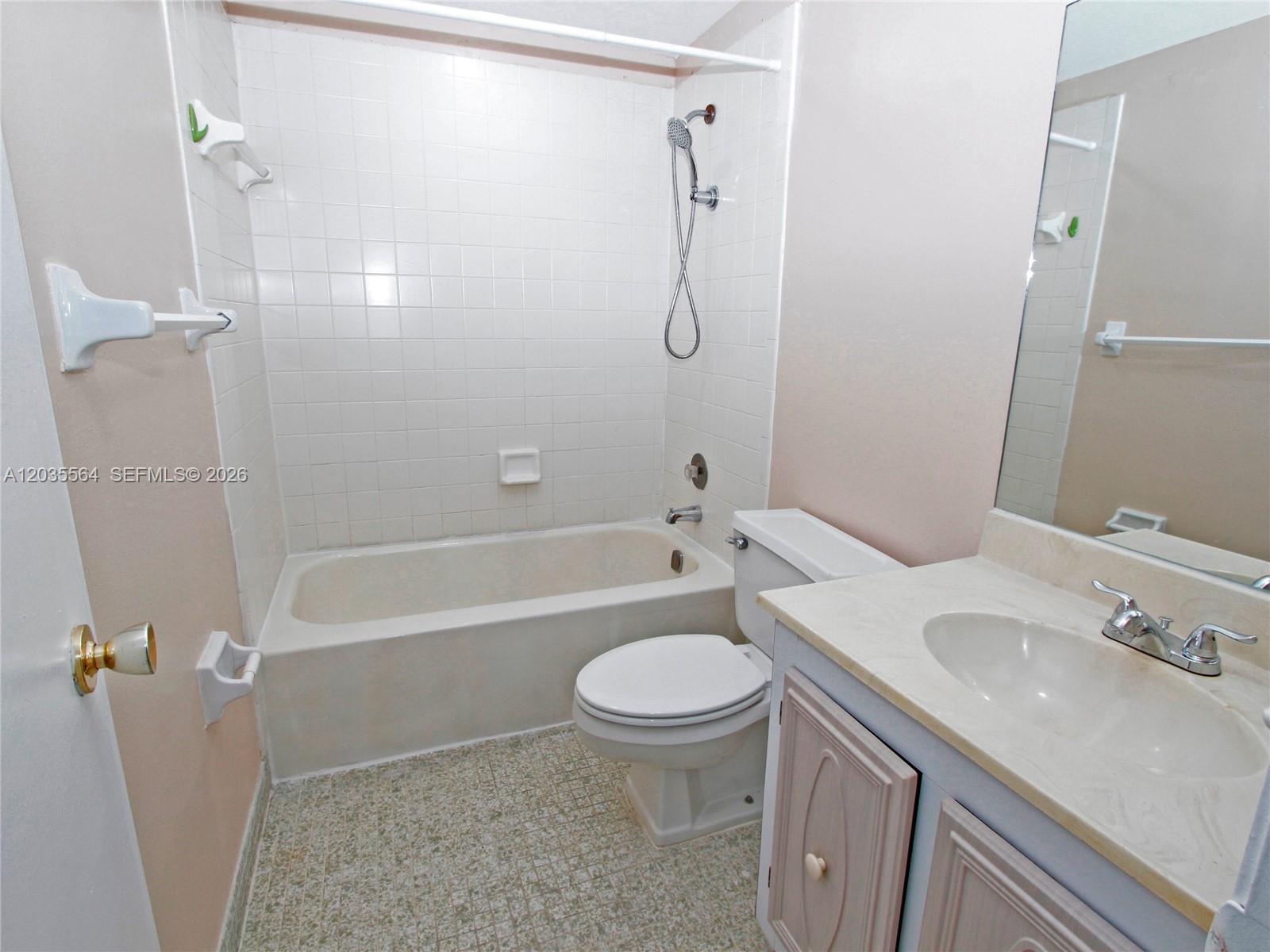 9351 Fontainebleau Boulevard B403 Property Photo 26