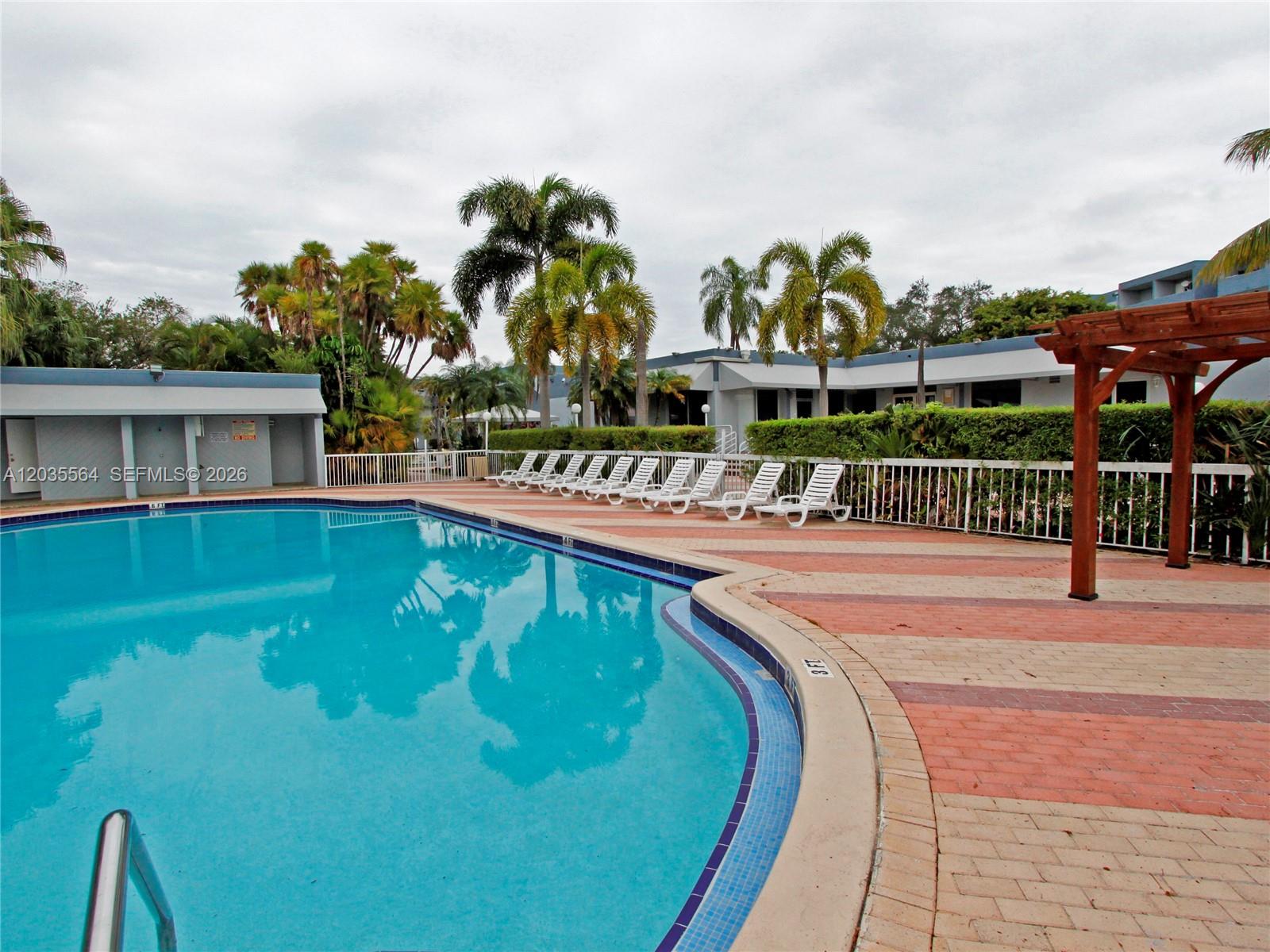 9351 Fontainebleau Boulevard B403 Property Photo 29