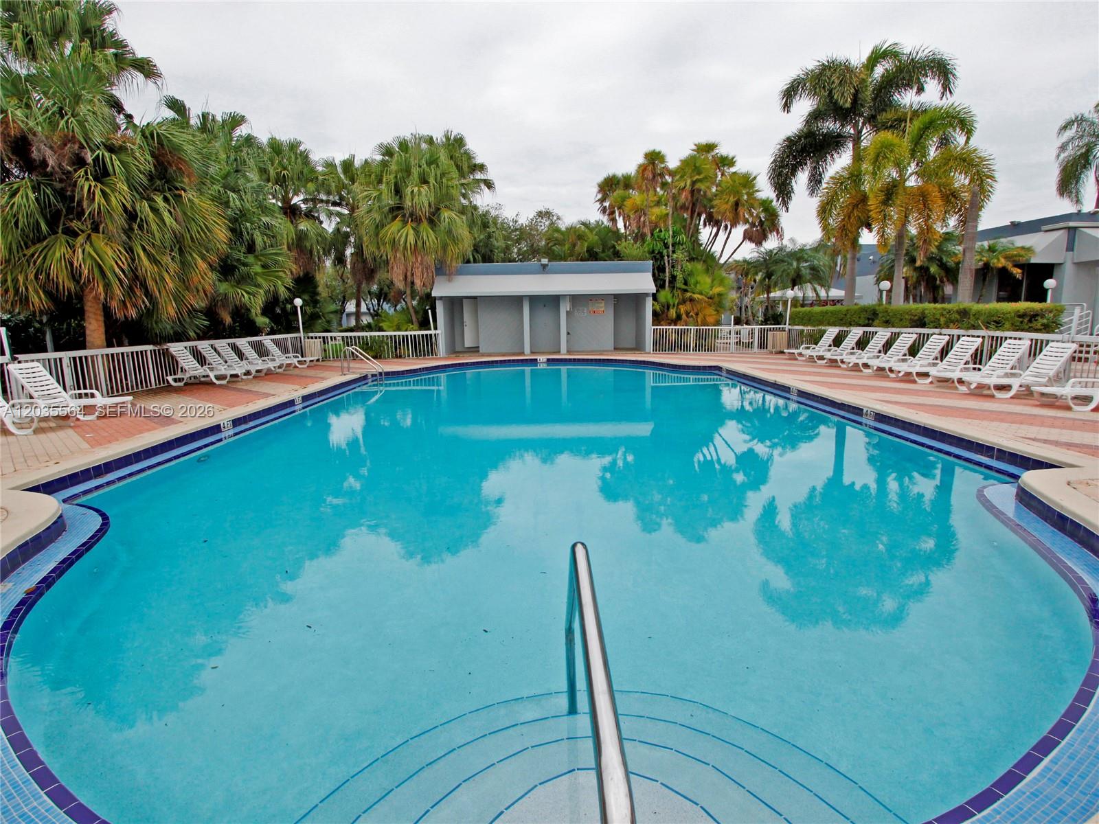 9351 Fontainebleau Boulevard B403 Property Photo 30