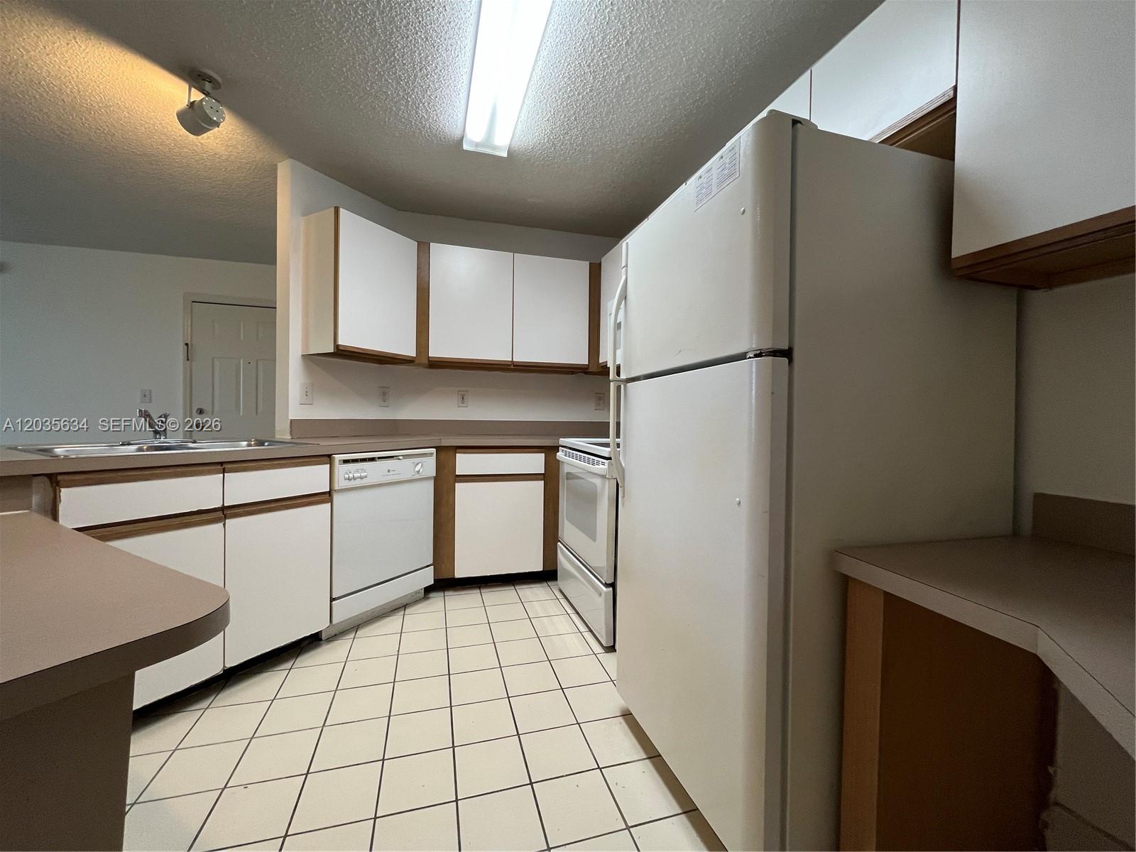 4035 W Mcnab Road F203 Property Photo 5