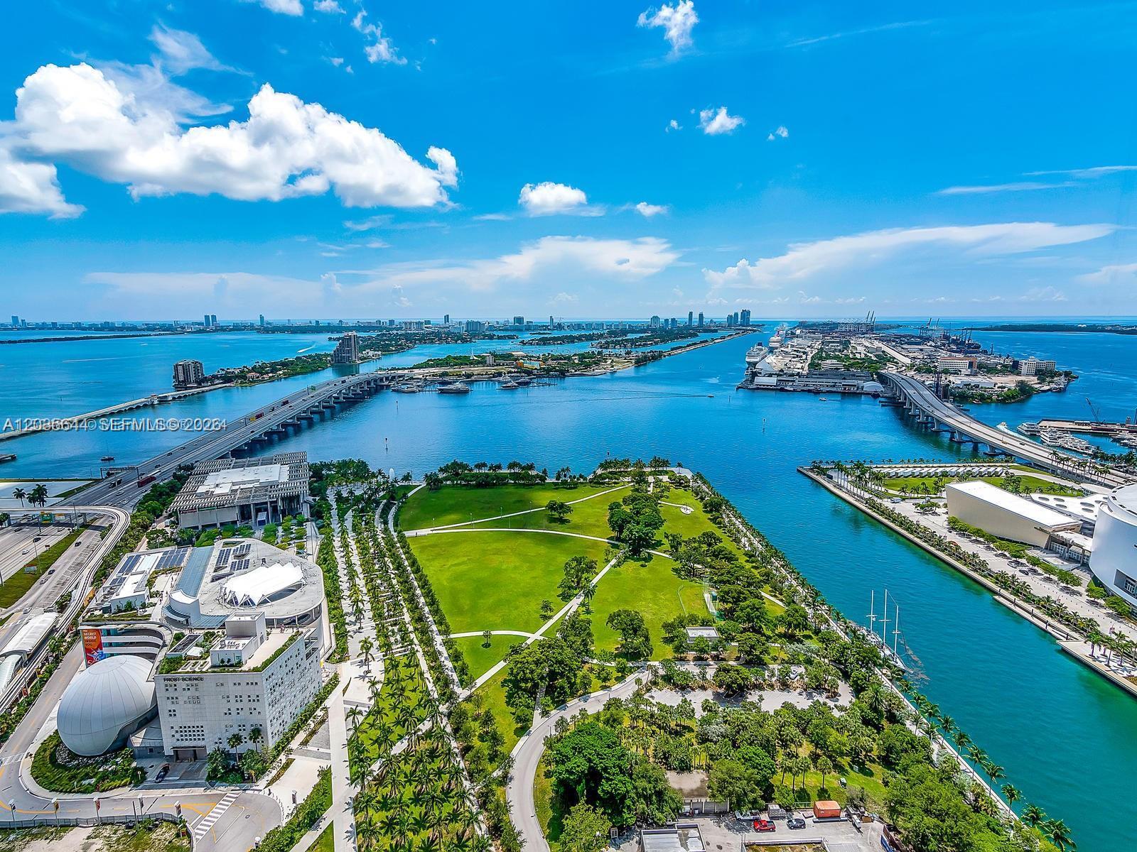 1000 Biscayne Boulevard 4802 Property Photo 3