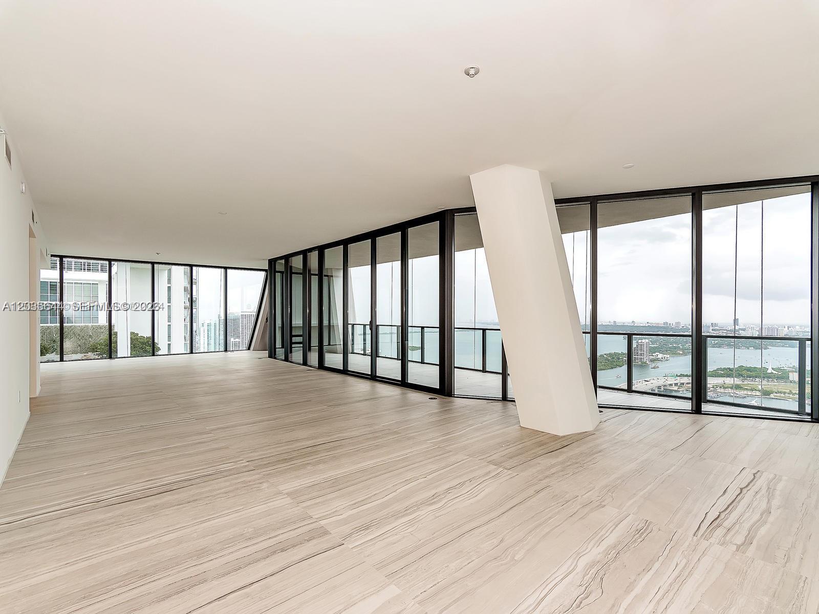 1000 Biscayne Boulevard 4802 Property Photo 4
