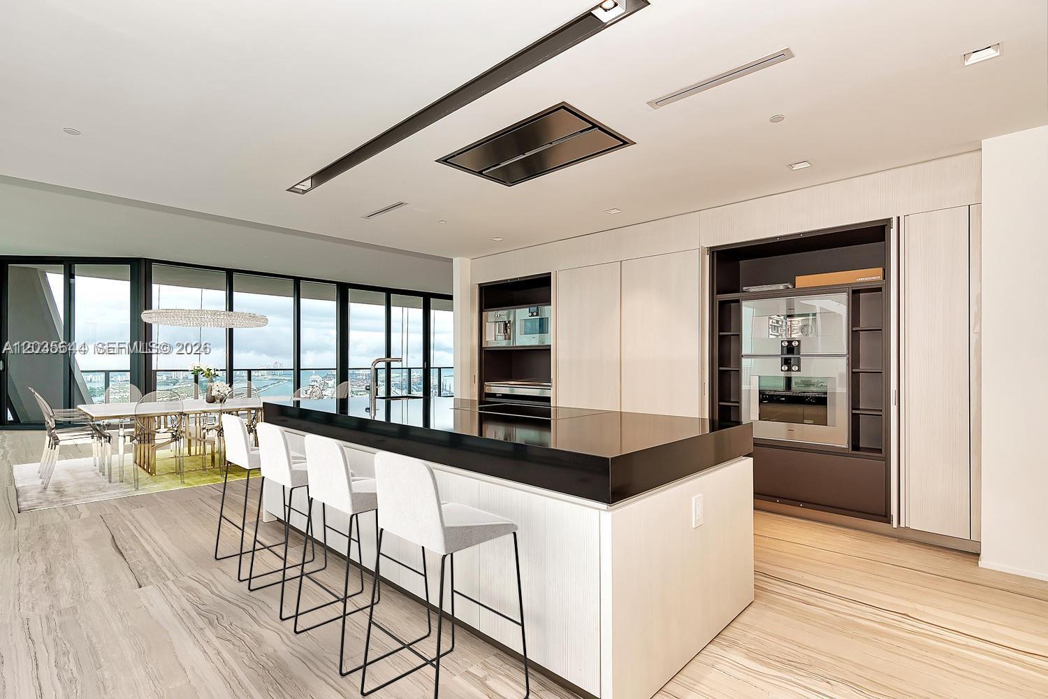 1000 Biscayne Boulevard 4802 Property Photo 8
