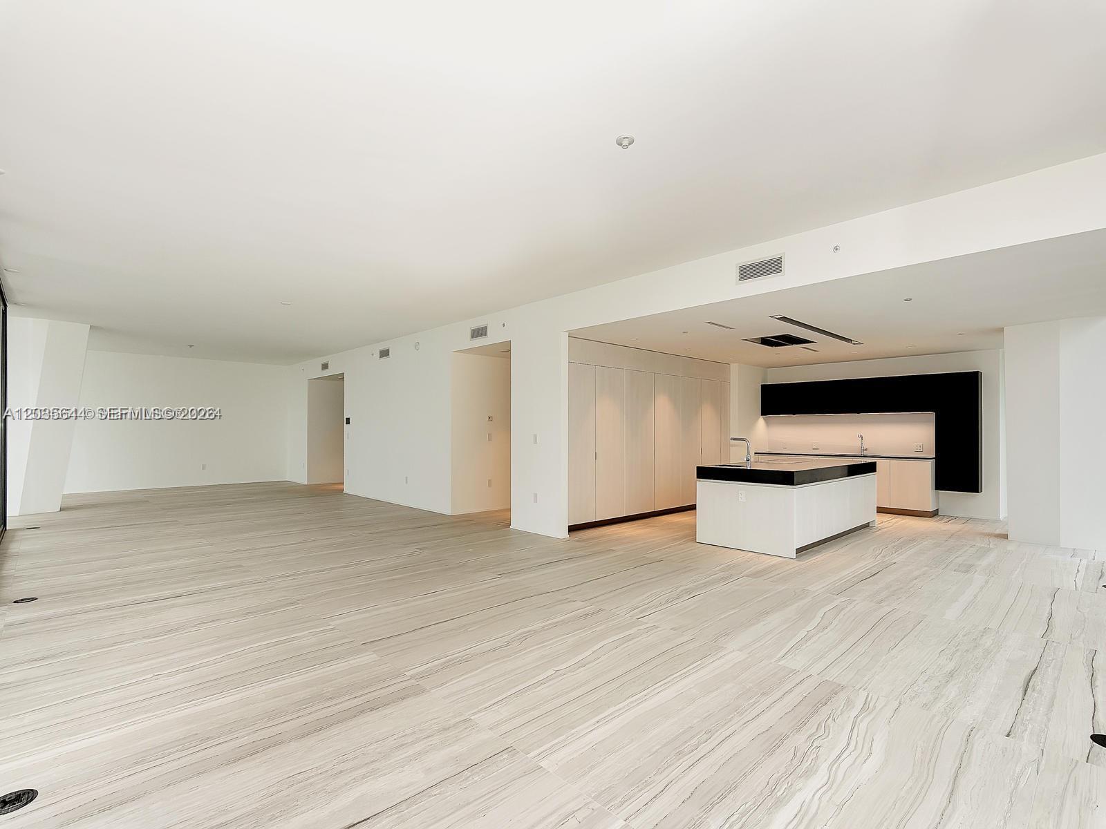 1000 Biscayne Boulevard 4802 Property Photo 11