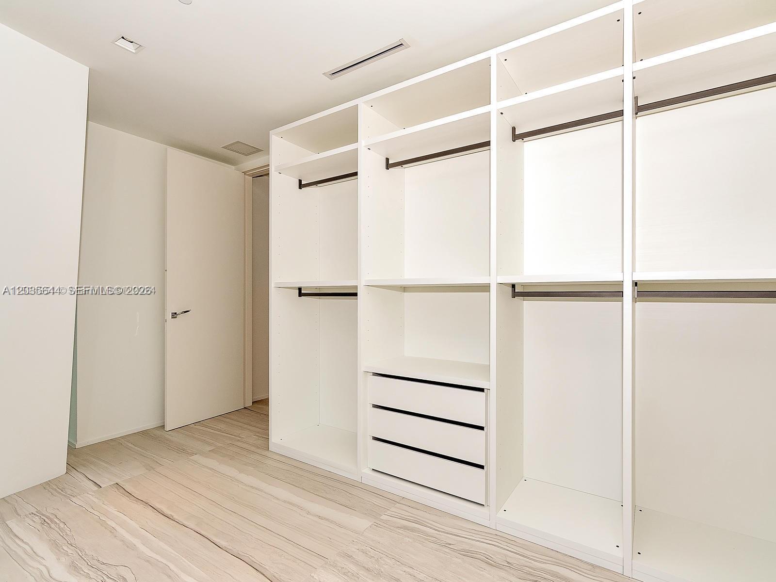 1000 Biscayne Boulevard 4802 Property Photo 19