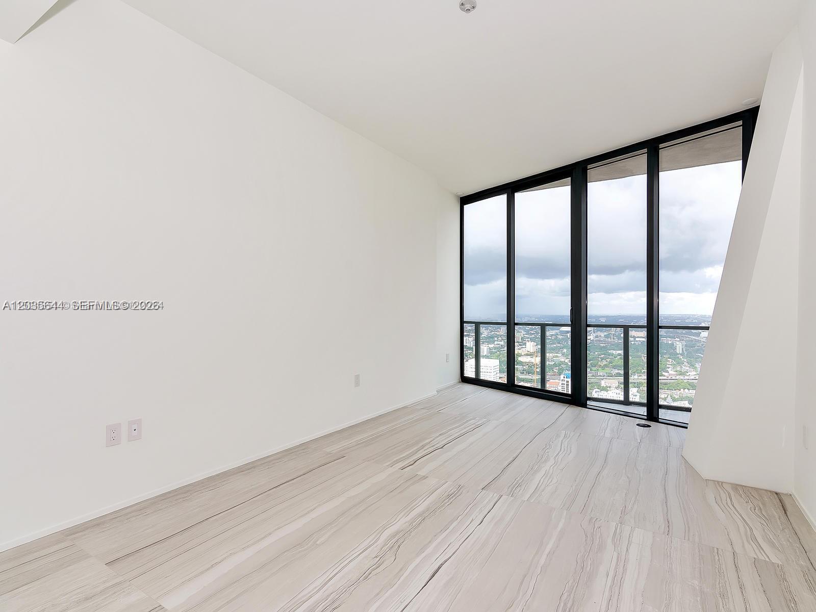 1000 Biscayne Boulevard 4802 Property Photo 23