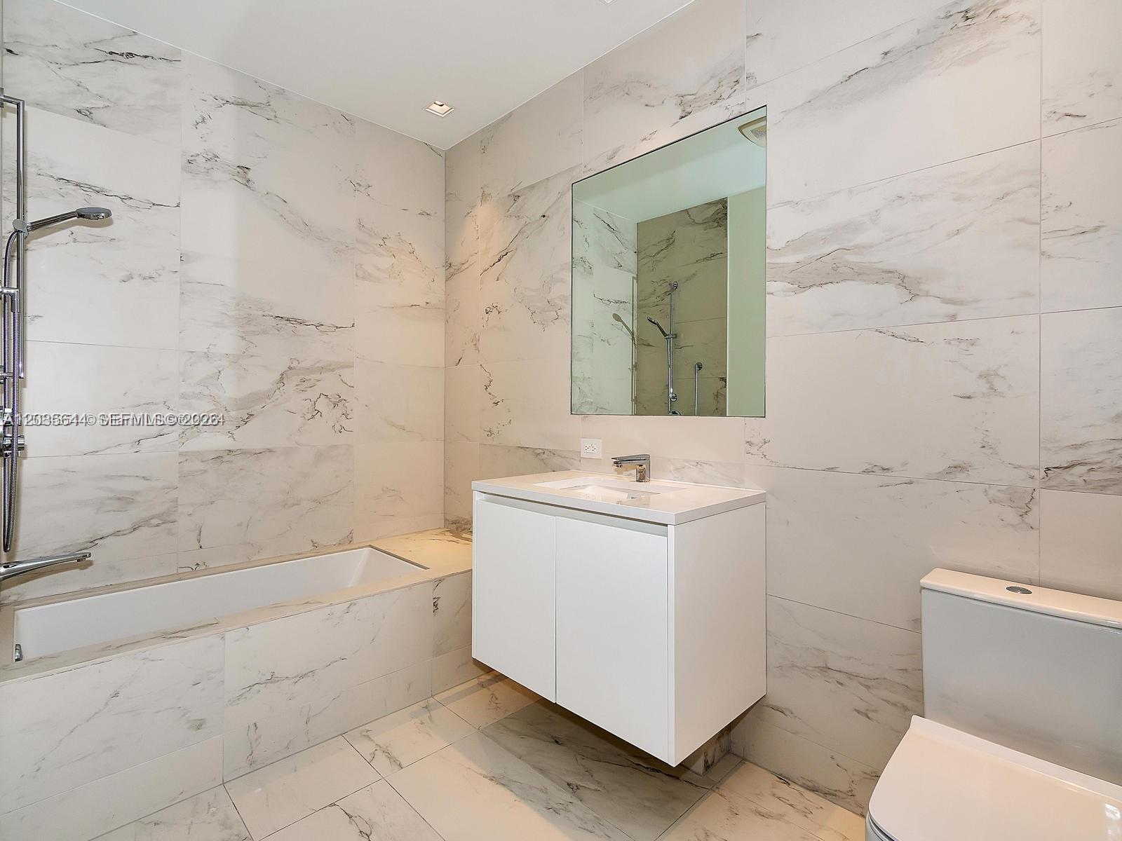 1000 Biscayne Boulevard 4802 Property Photo 24