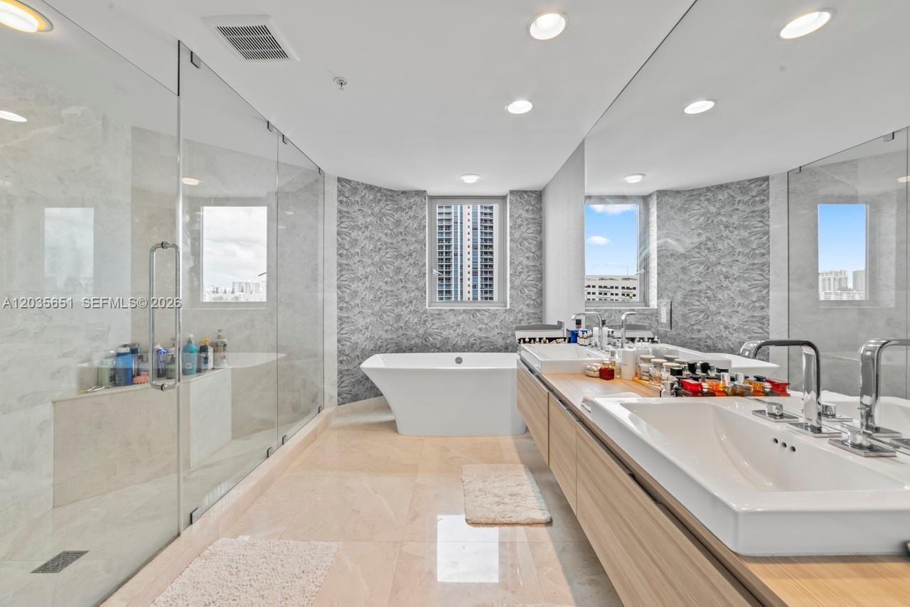 17111 Biscayne Boulevard 503 Property Photo 20