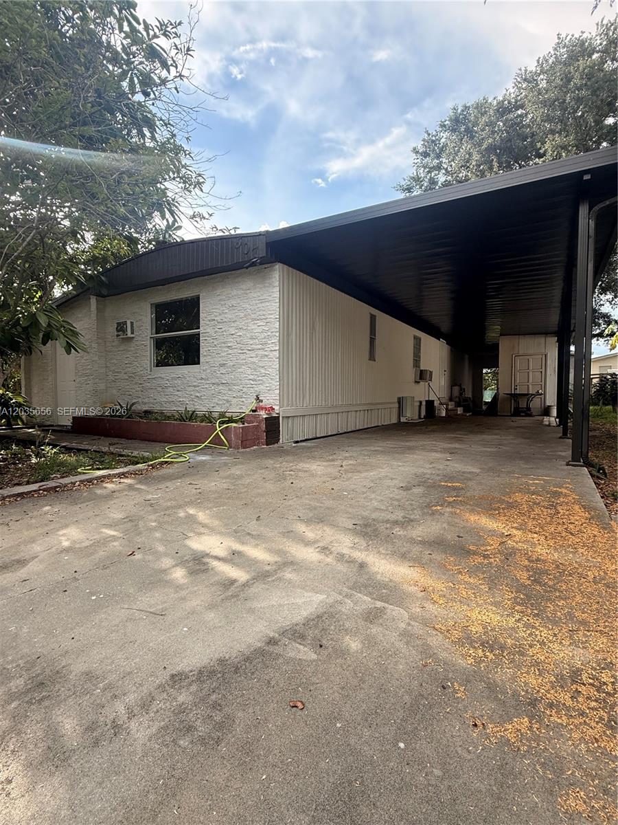 607 Sabal Avenue Property Photo 1