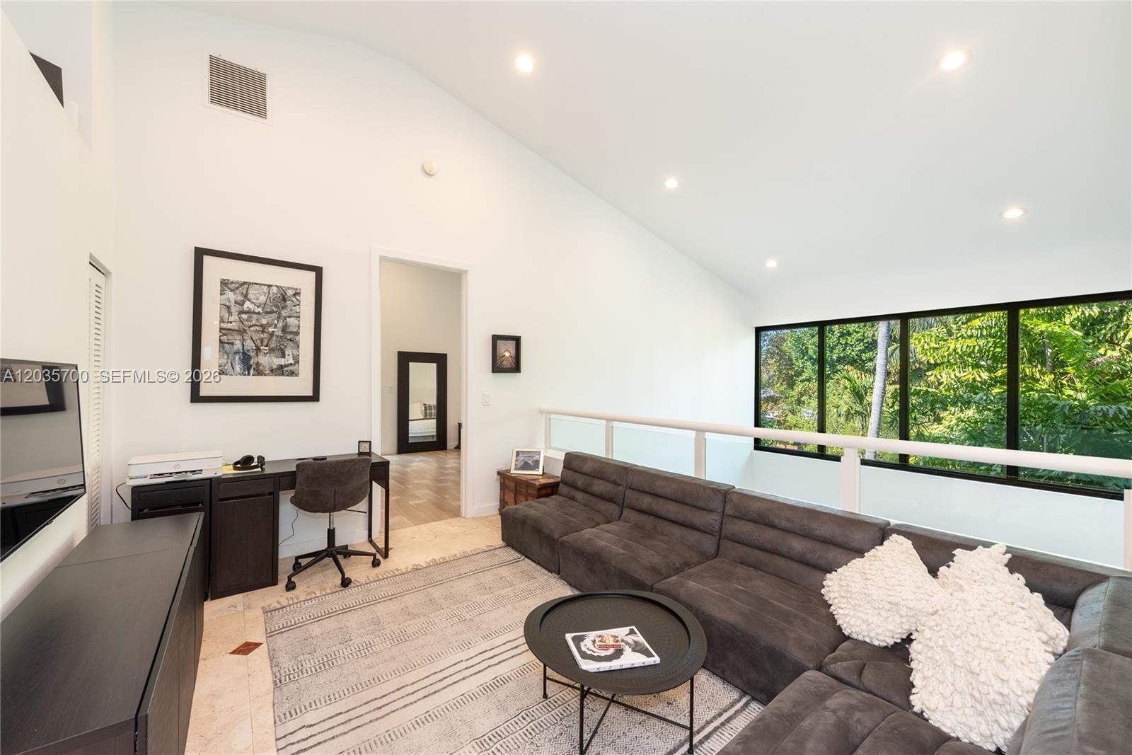 650 Curtiswood Drive Property Photo 17