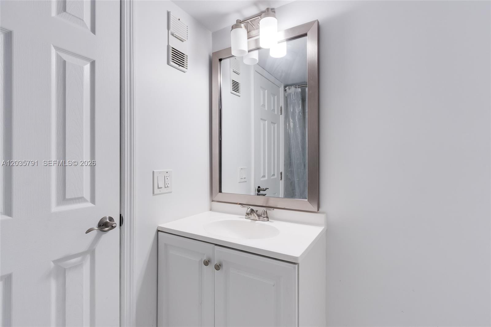 3527 Ne 168th Street 309 Property Photo 10
